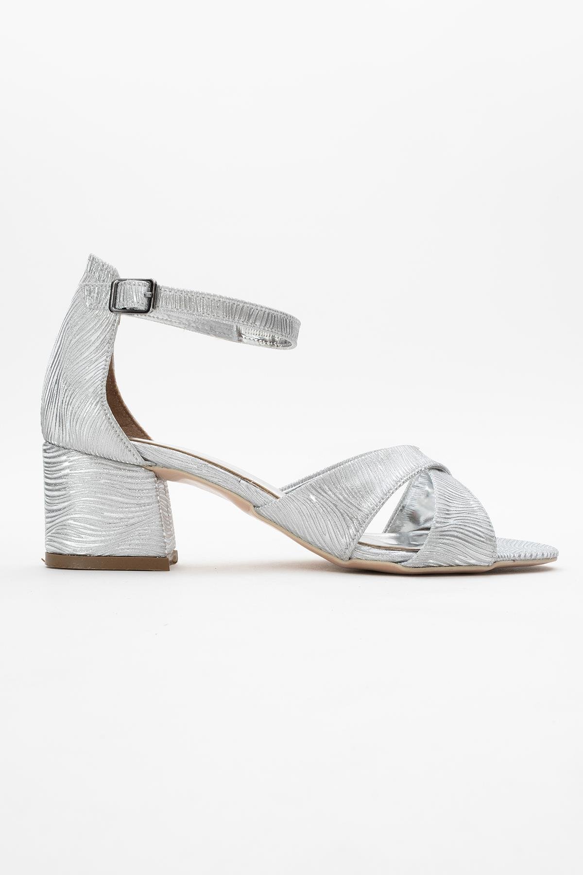 Çapraz Bantlı Kadın Topuklu Sandalet GÜMÜŞ SUYOLU - Görsel 2