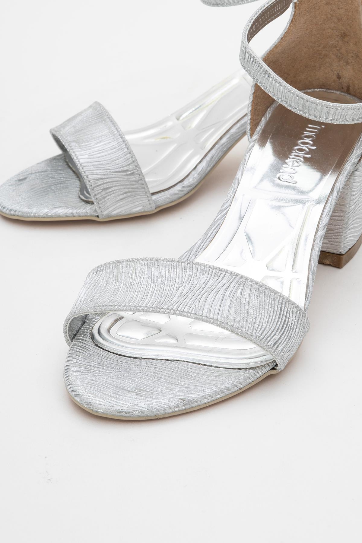 Kadın Tek Bantlı Topuklu Sandalet GÜMÜŞ SUYOLU - Görsel 4