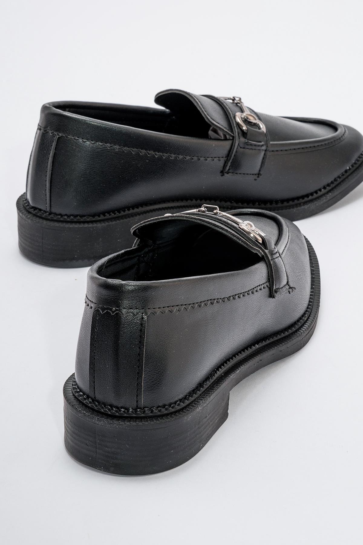 Kaydırmaz Tokalı Kadın Ayakkabı SİYAH CİLT - Görsel 5