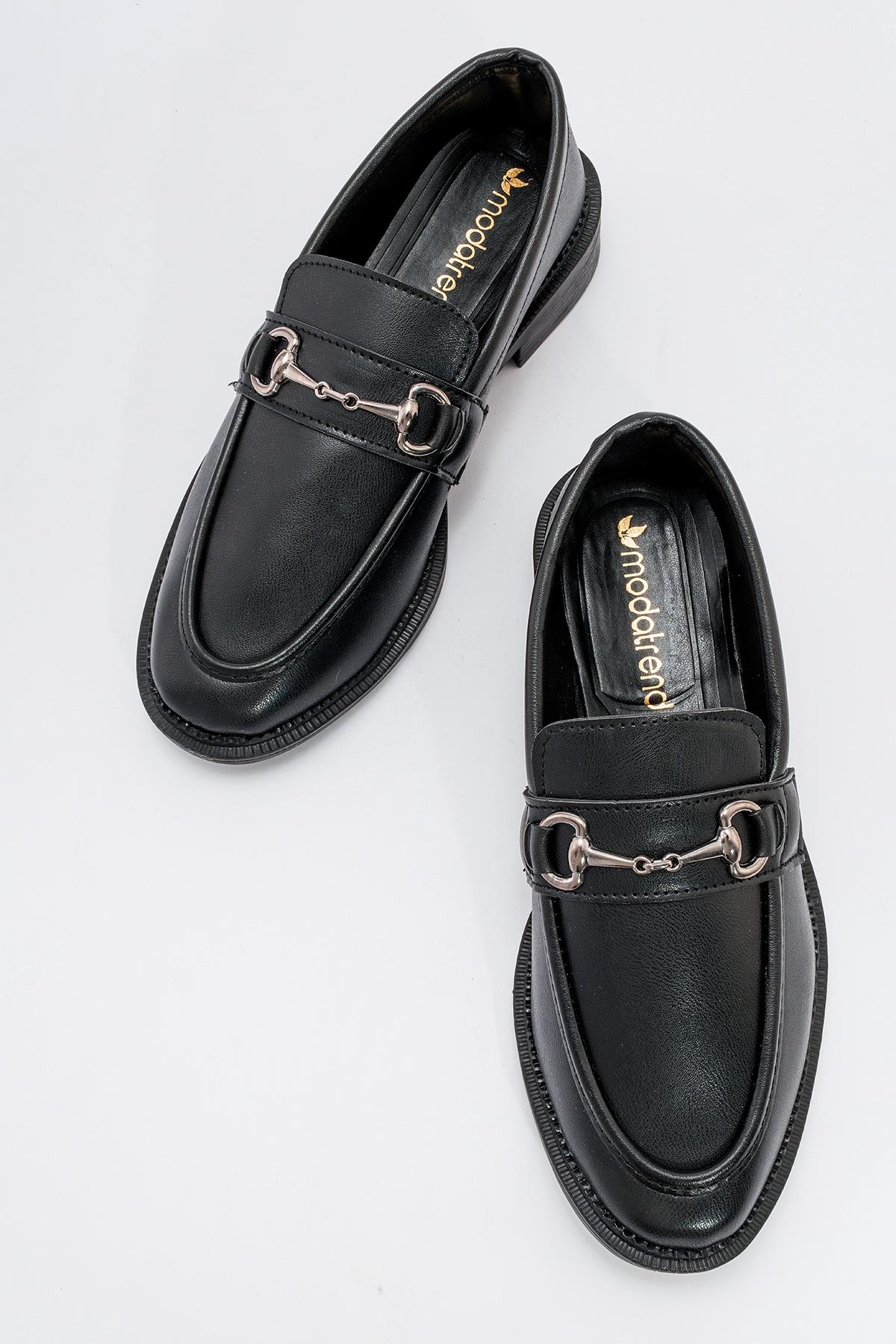 Kaydırmaz Tokalı Kadın Ayakkabı SİYAH CİLT - Görsel 6