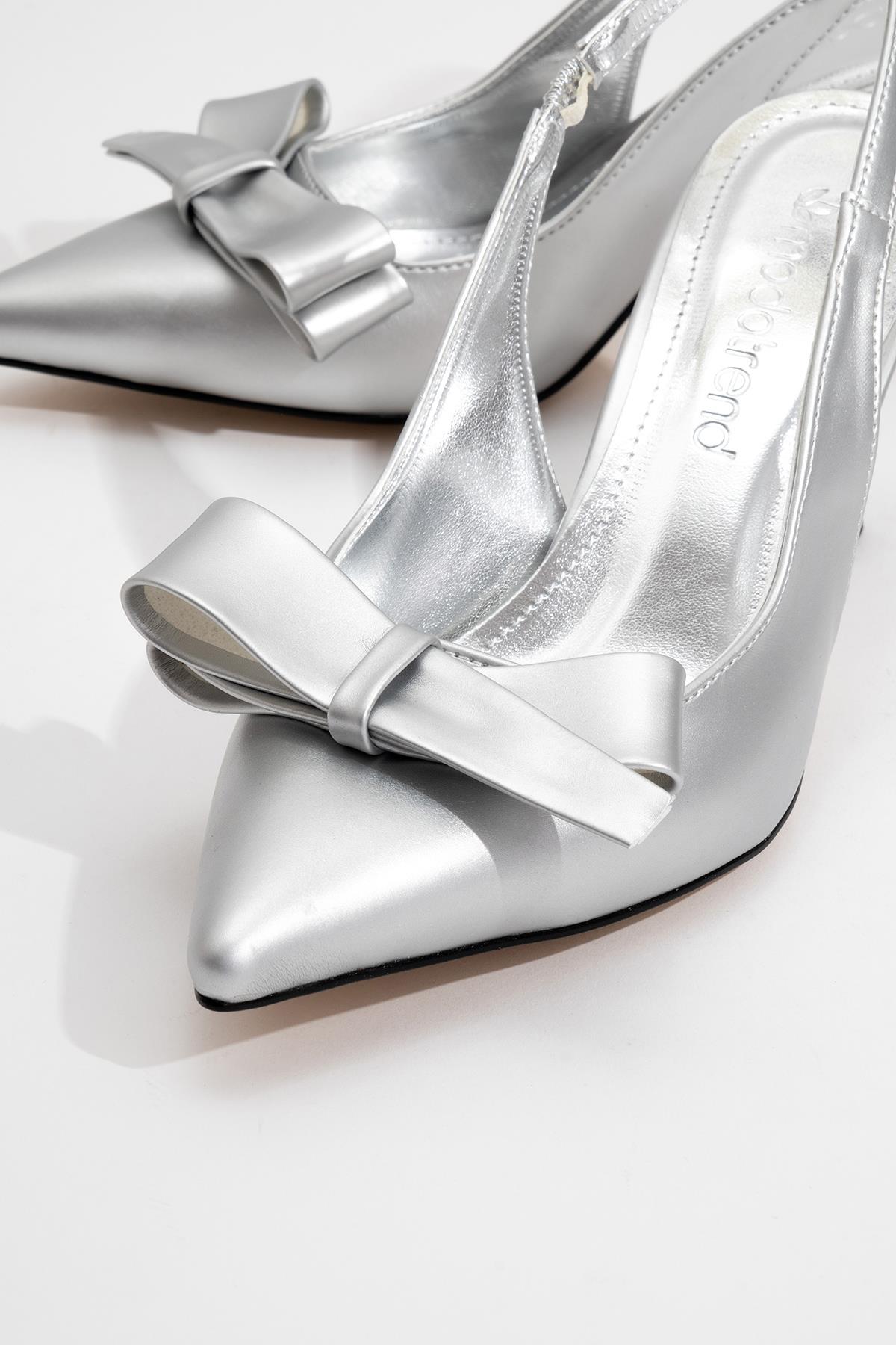 Kadın Fiyonklu Topuklu Ayakkabı GÜMÜŞ METALİK - Görsel 4