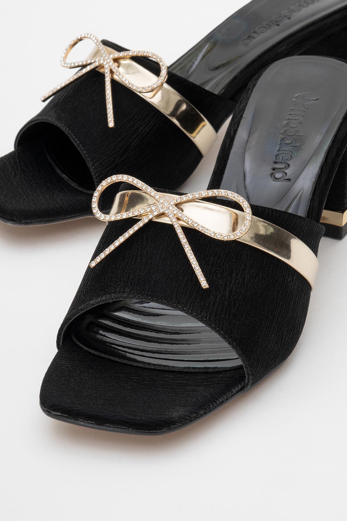 Taşlı Papyonlu Kadın Topuklu Terlik SİYAH KIRIŞIK SATEN - Görsel 4