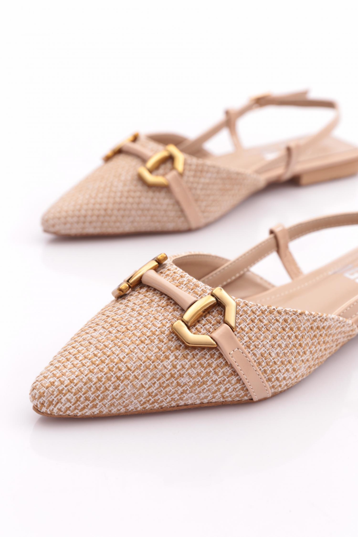 6006 Kadin Metal Aksesuarli Arkadan Bağlamali Babet - Görsel 5