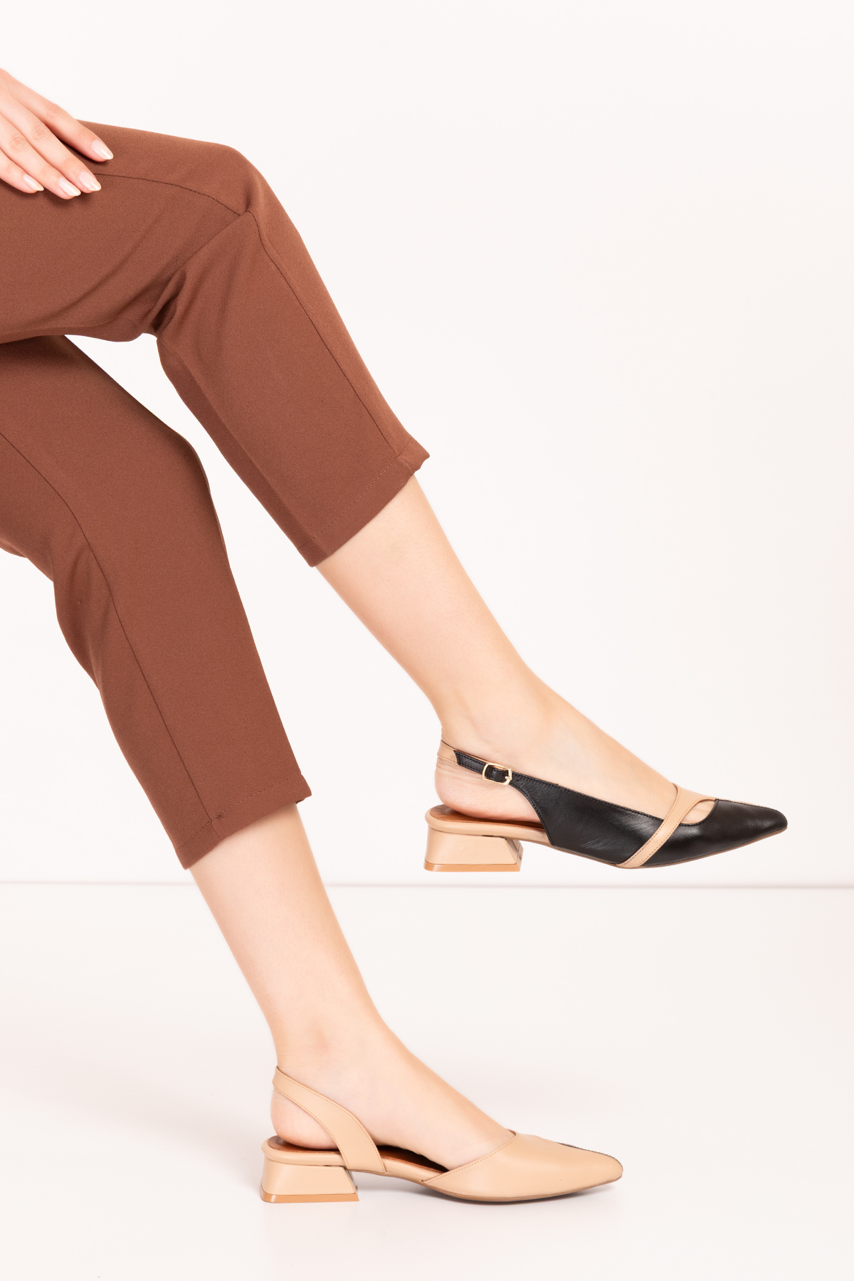 Gondol Kadın Hakiki Deri Şık Kısa Topuklu Ayakkabı md.1 - Görsel 5