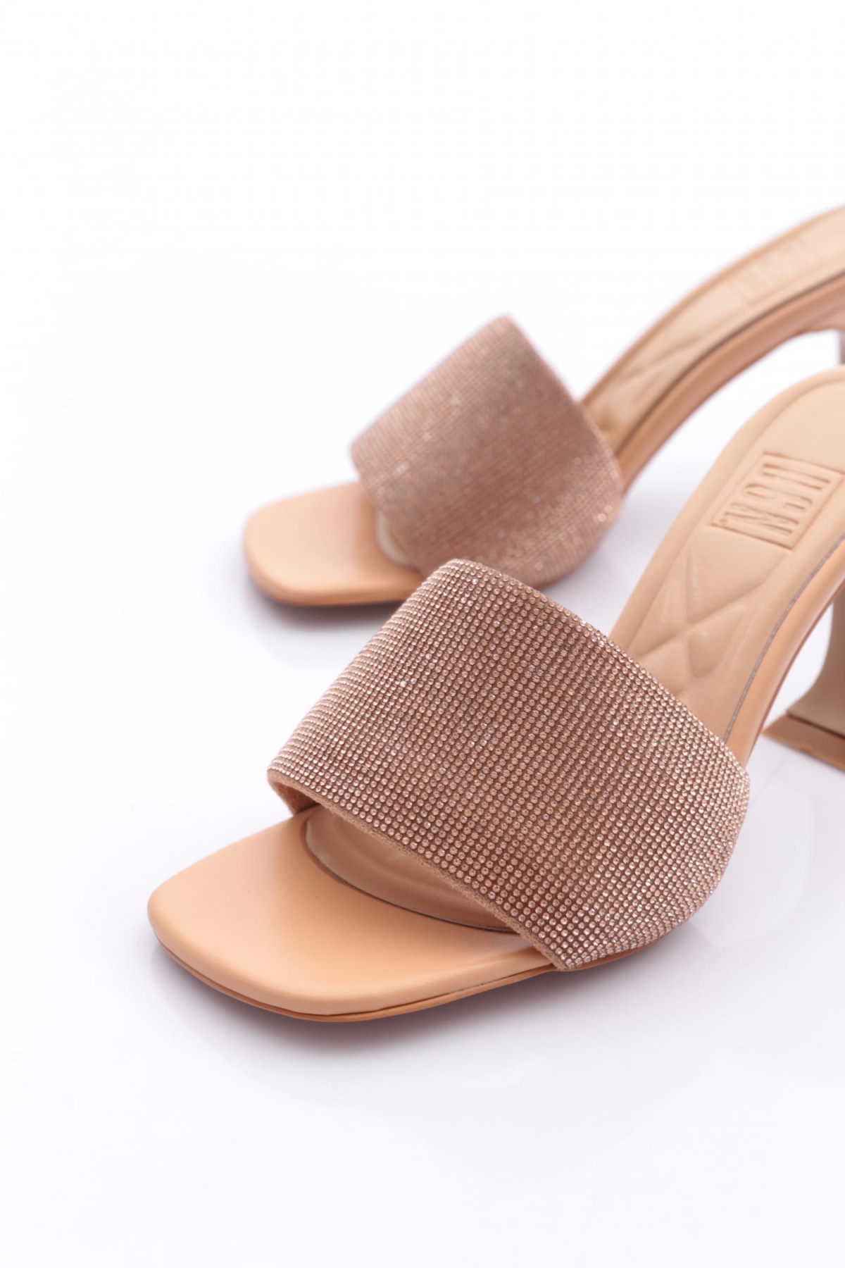 8021 Kadin Silver Taşli Topuklu Terlik - Görsel 5