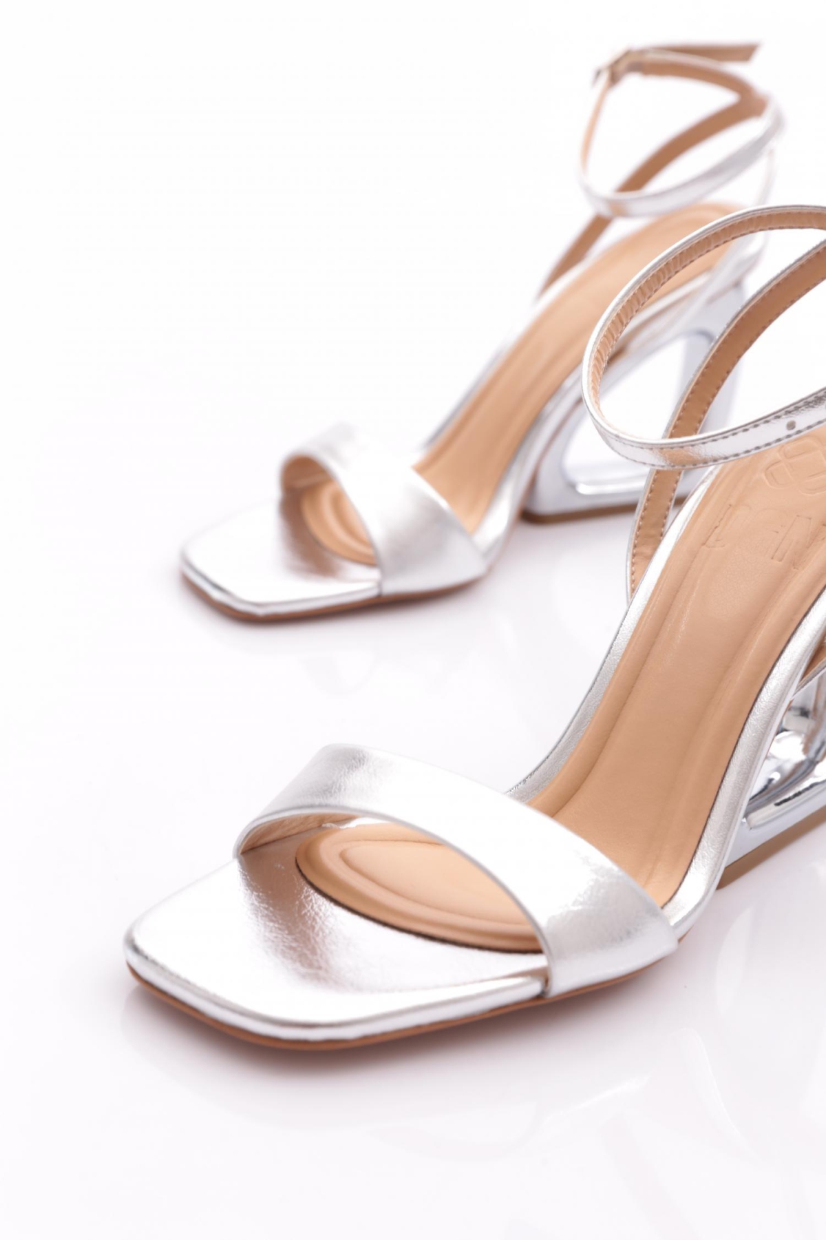 2426 Kadin Bilekten Bağlamali Topuklu Abiye Ayakkabi - Görsel 5