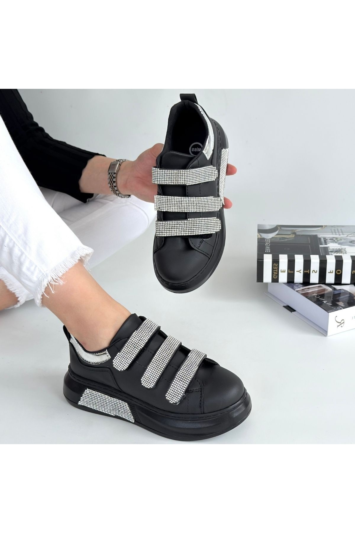 Siyah Suni Deri Cırt Cırtlı Kadın Spor Ayakkabı - Görsel 5