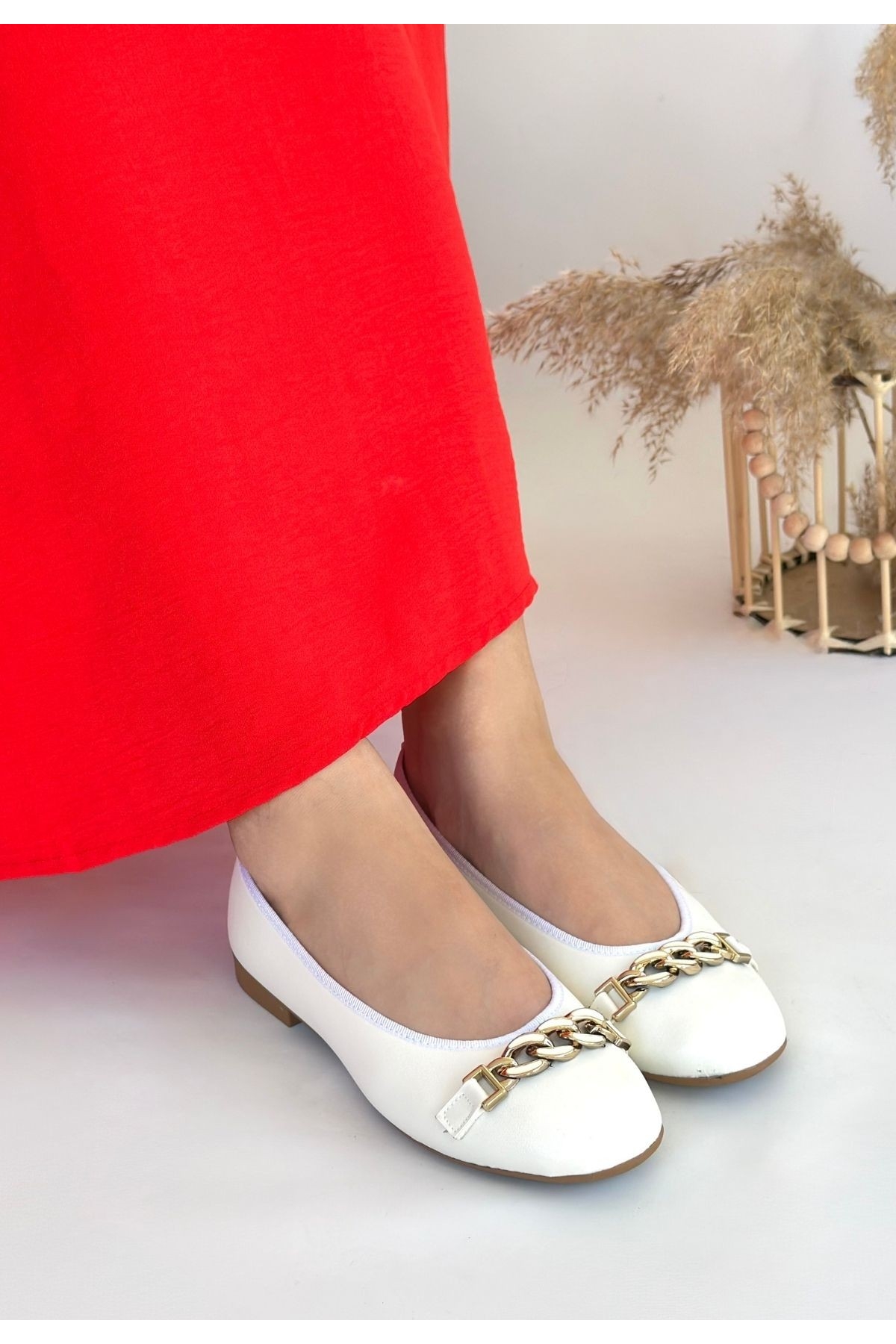 Beyaz Suni Deri Kadın Babet Ayakkabı - Görsel 4