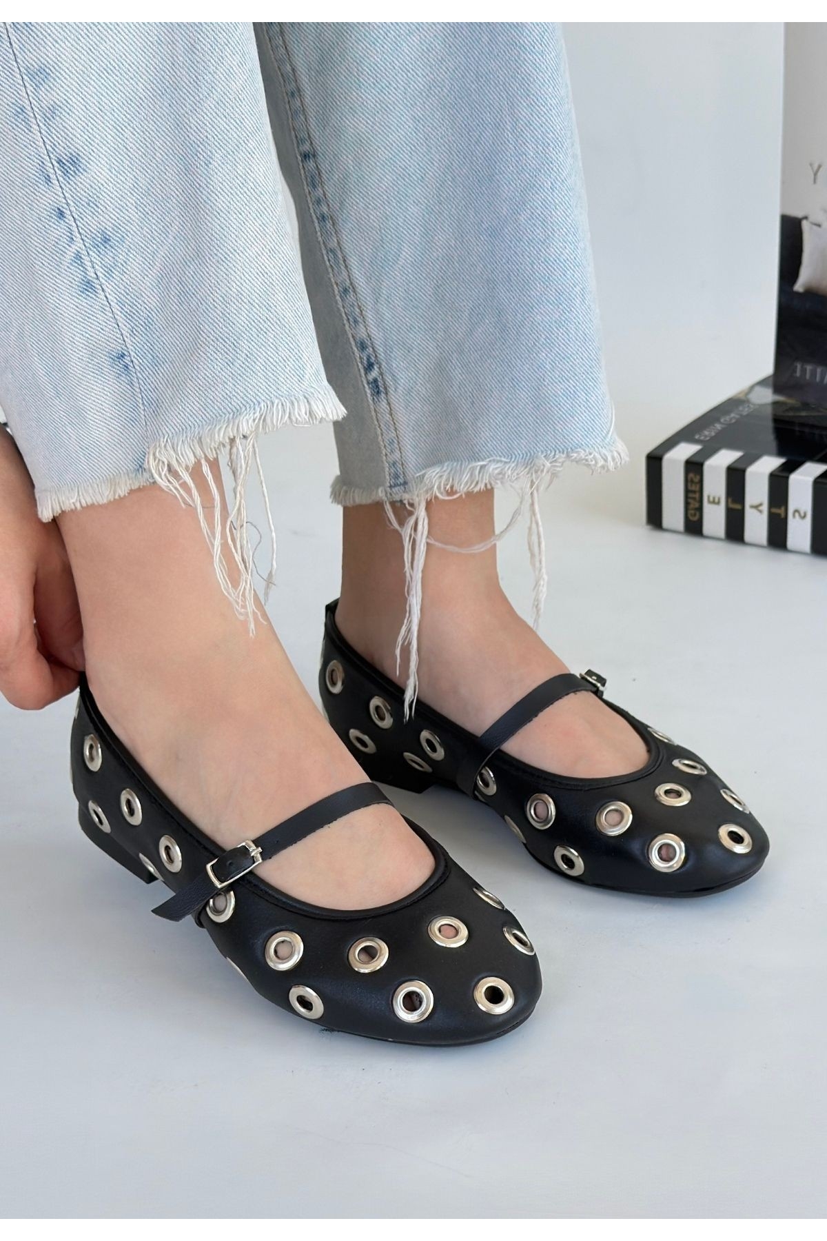 Siyah Suni Deri Kadın Babet Ayakkabı - Görsel 4