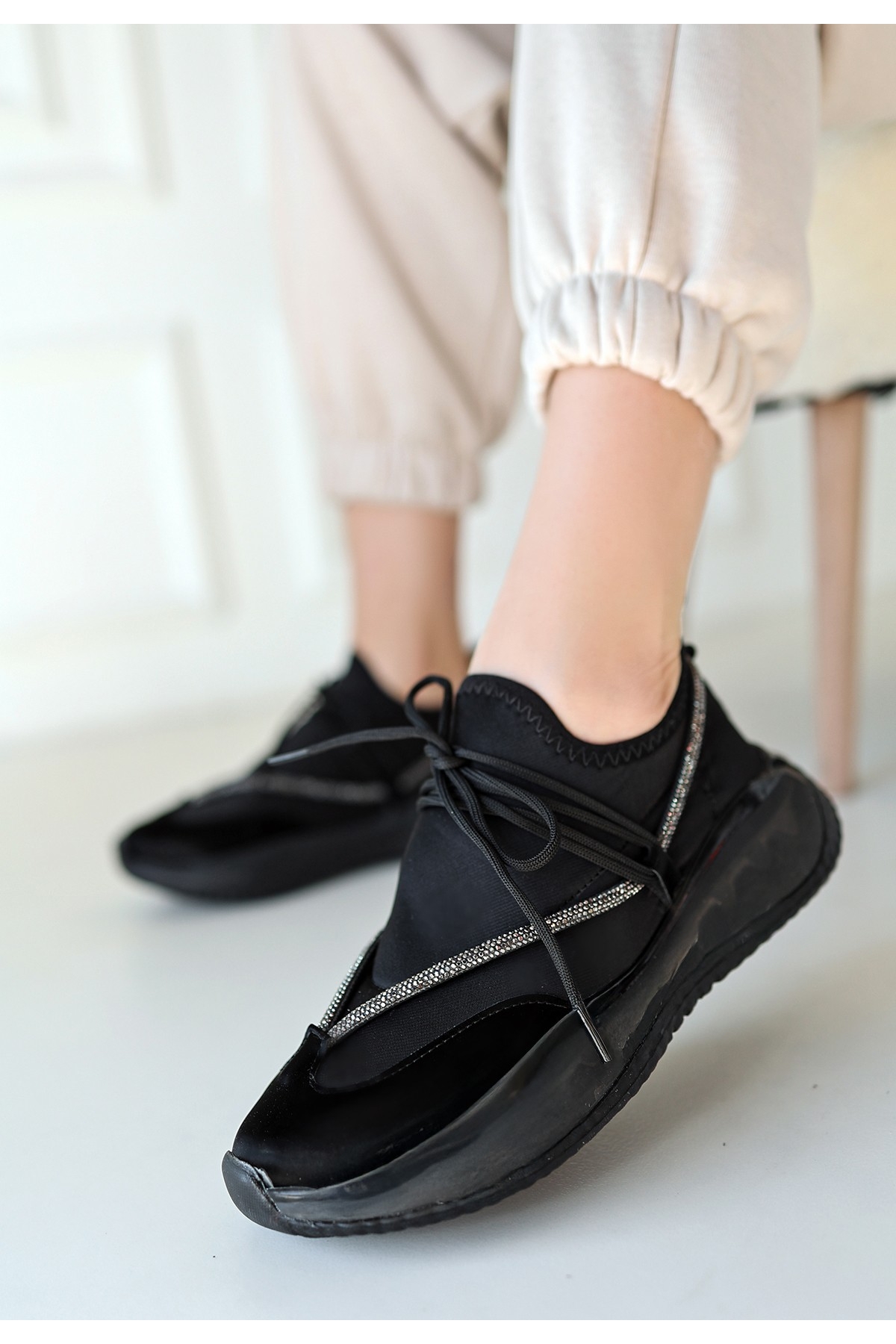 Siyah Rugan Bağcıklı Kadın Sneaker Ayakkabı - Görsel 2