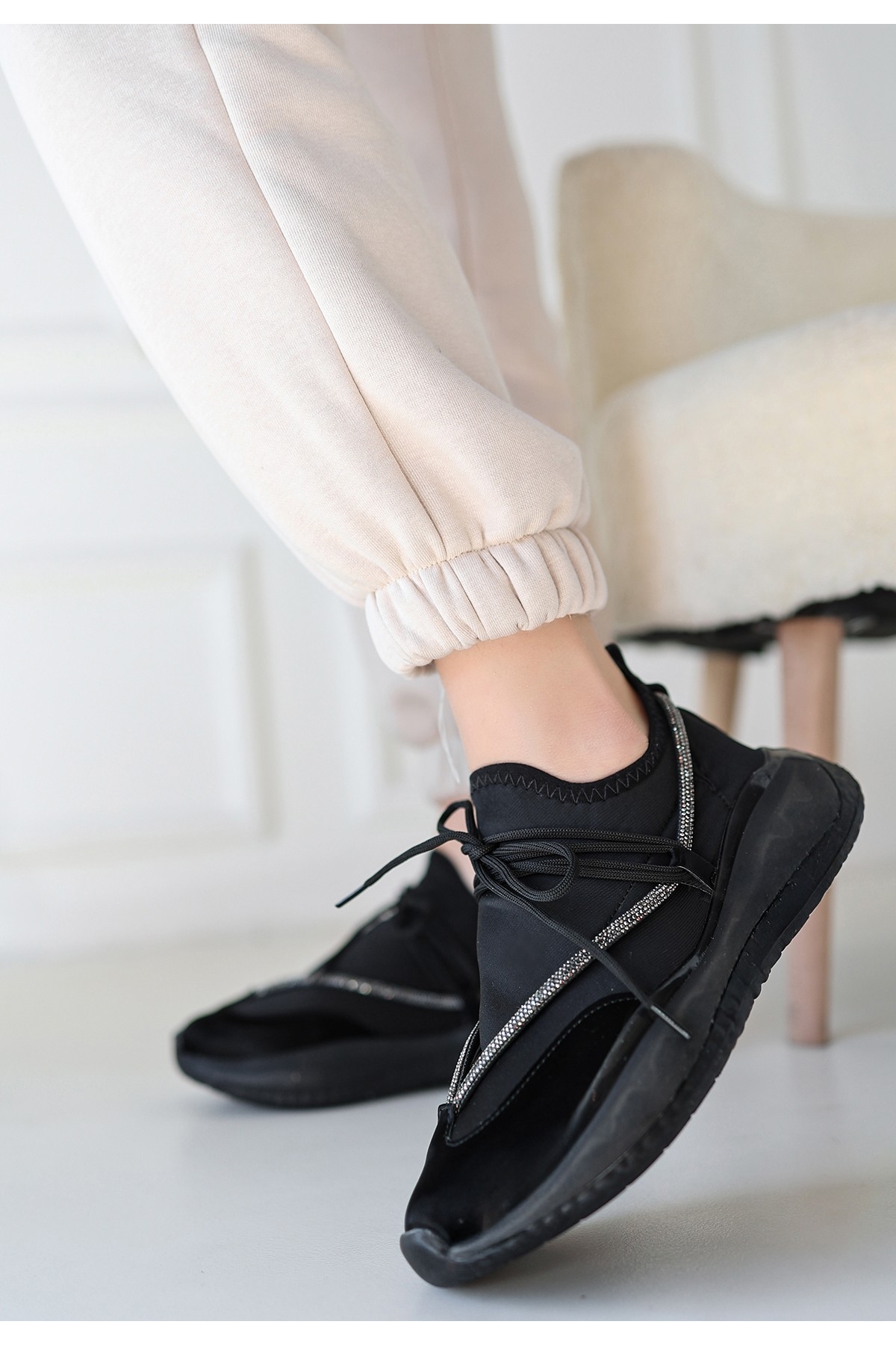 Siyah Rugan Bağcıklı Kadın Sneaker Ayakkabı - Görsel 4