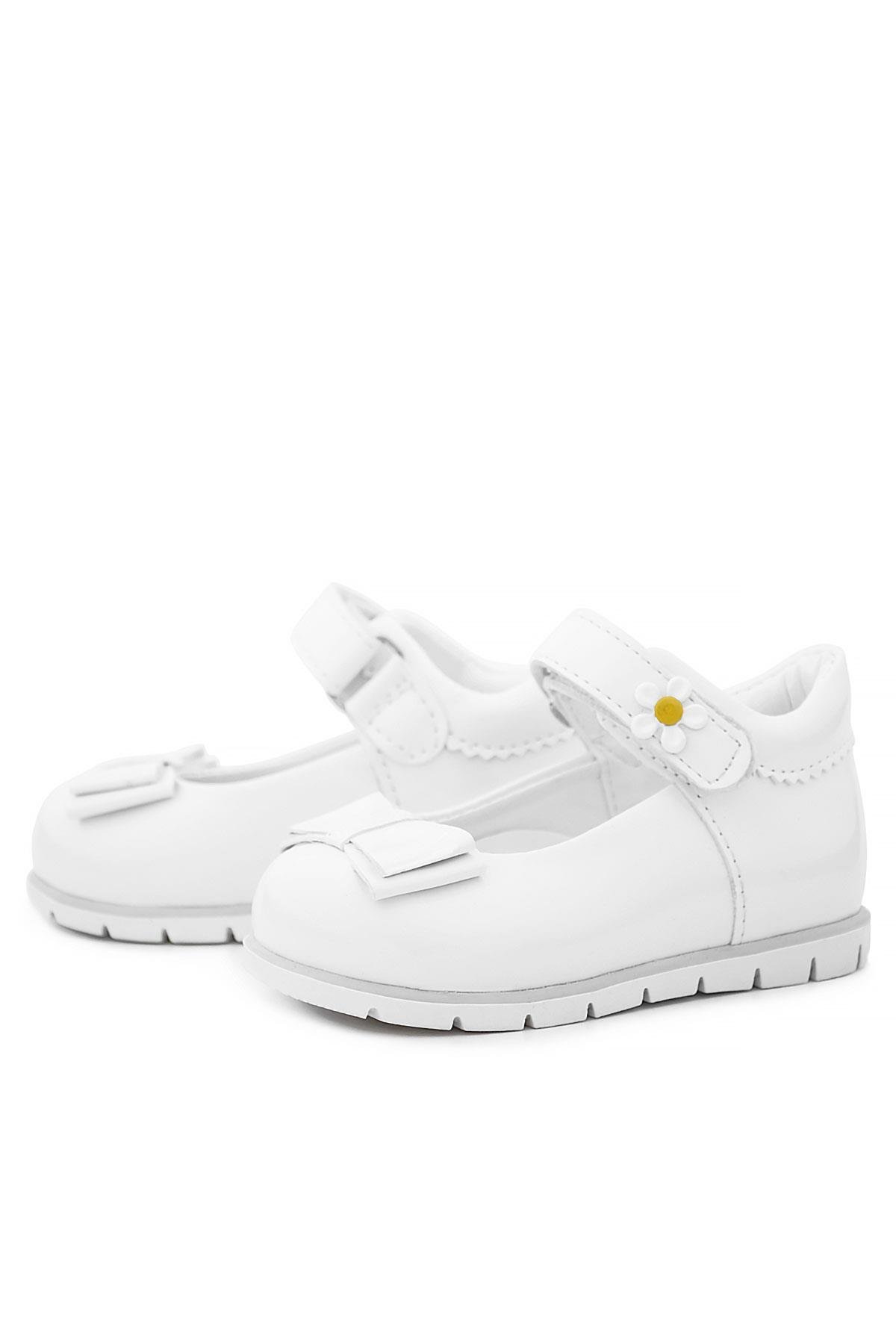 Beyaz Rugan Fiyonklu Papatya Detaylı Kız Bebek Babet Ayakkabı - Görsel 6