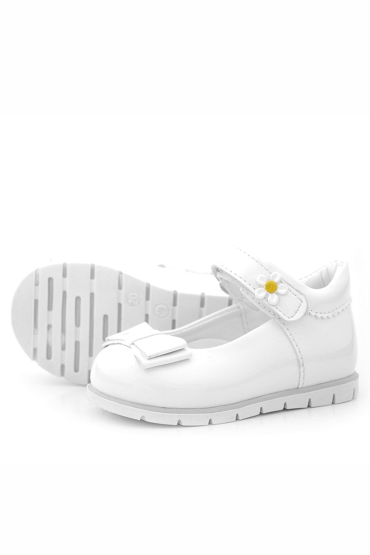 Beyaz Rugan Fiyonklu Papatya Detaylı Kız Bebek Babet Ayakkabı - Görsel 7