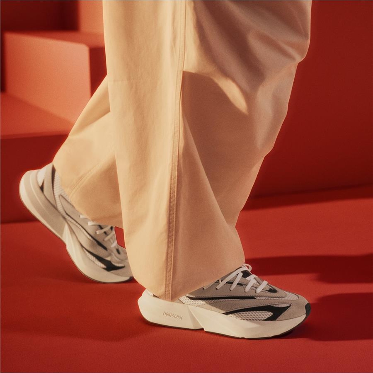 Kadın Bej Koşu Ayakkabısı LIGHTBLAZE JH6962 Fiyatları | Flo