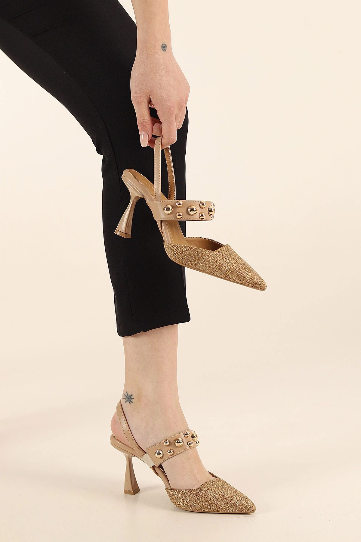 Zımba Detaylı Topuklu Arkası Açık Kadın Stiletto Ayakkabı - Görsel 6