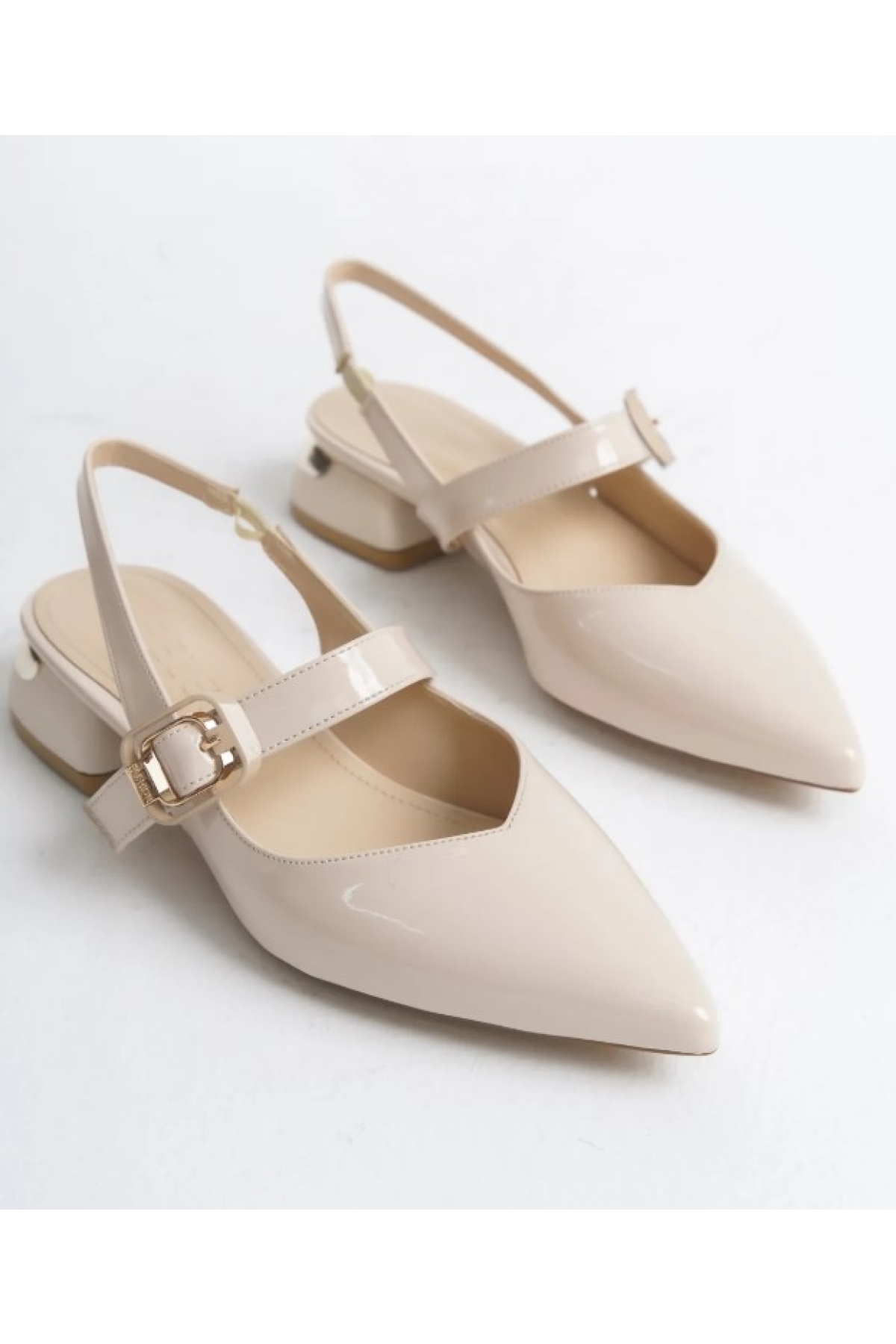 Kemer Detaylı Arkası Açık Kadın Babet Ayakkabı - Görsel 4