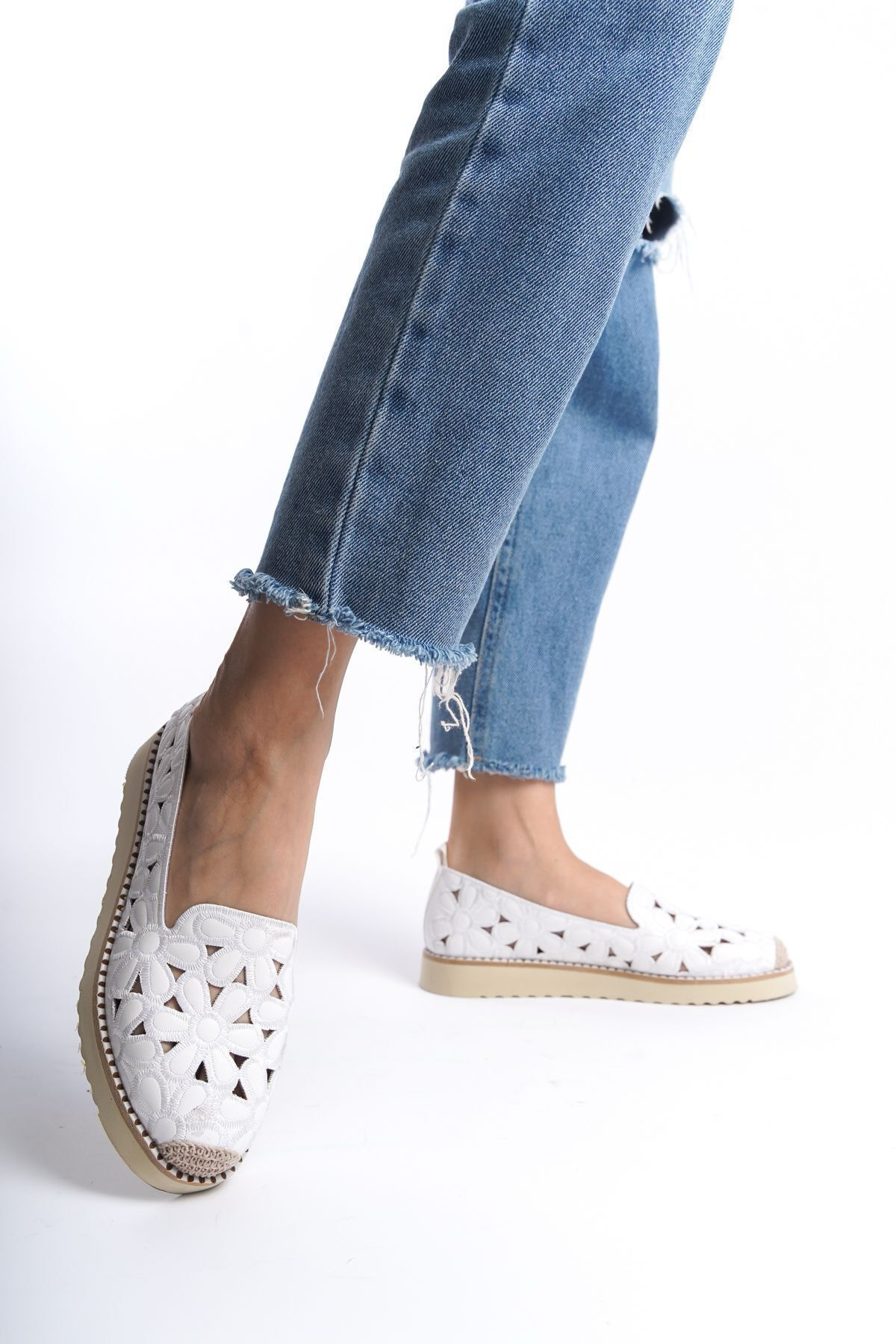 Çiçek Detaylı Kadın Babet Ayakkabı - Görsel 3