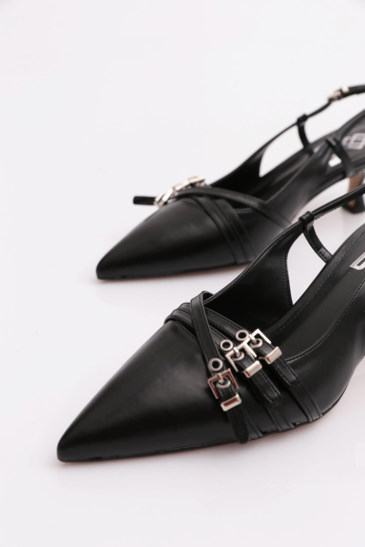 6851 Kadin Kemer Detayli Topuklu Ayakkabi - Görsel 5