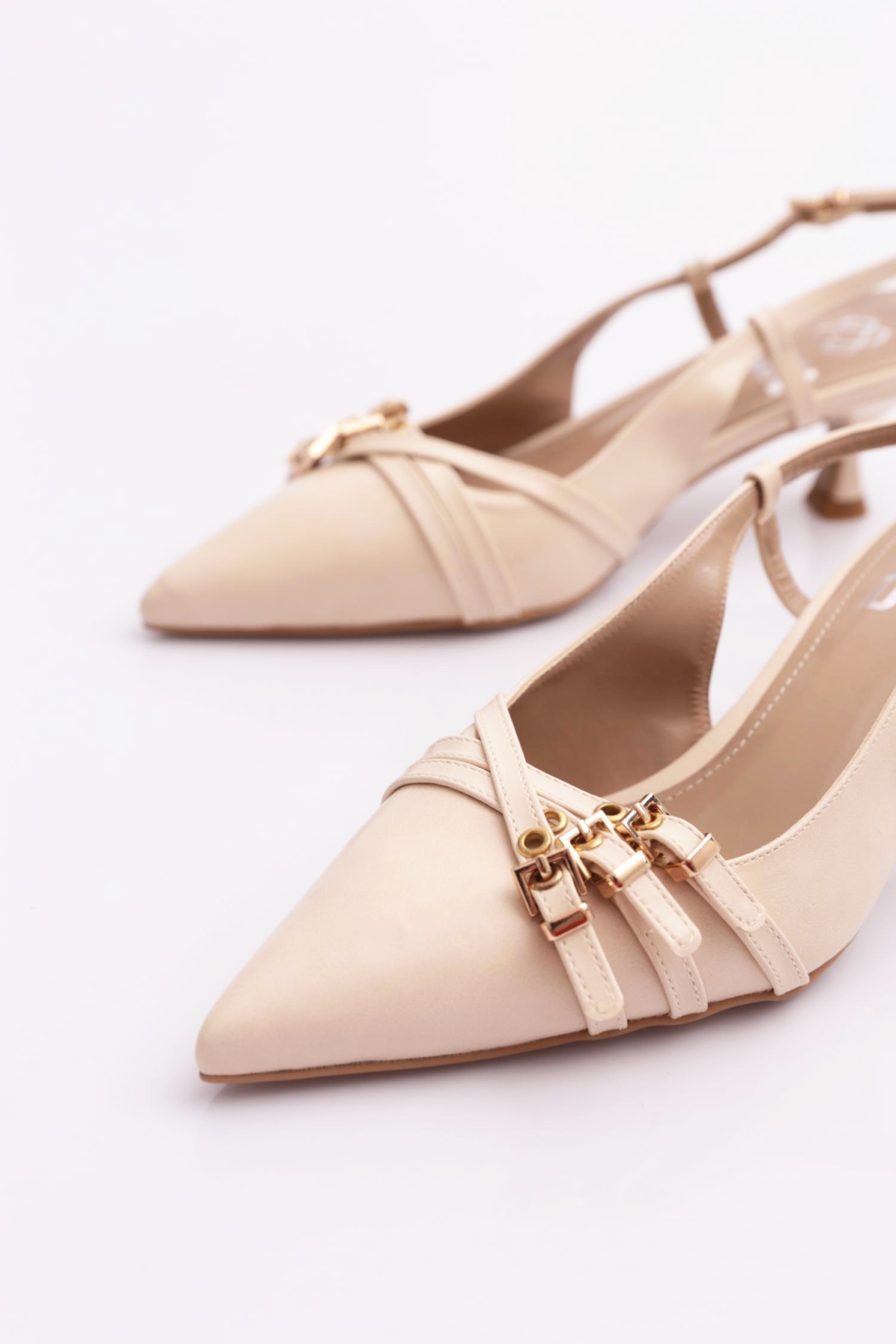 6851 Kadin Kemer Detayli Topuklu Ayakkabi - Görsel 5