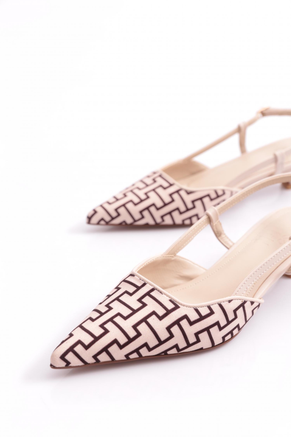 6305-1 Kadin Arkadan Bağlamali Topuklu Ayakkabi - Görsel 5