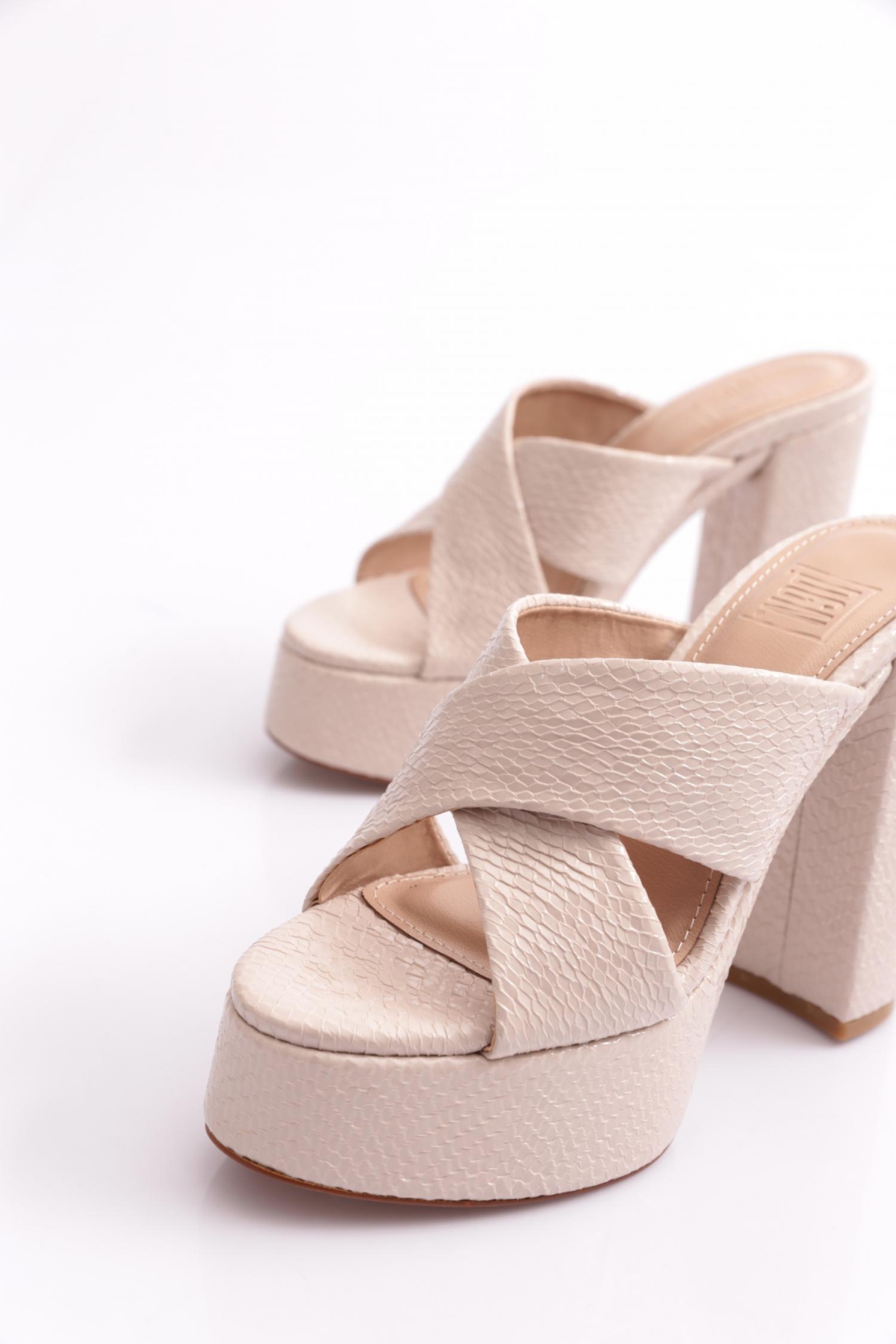 26 Kadin Kalin Taban Çapraz Şerit Terlik - Görsel 5