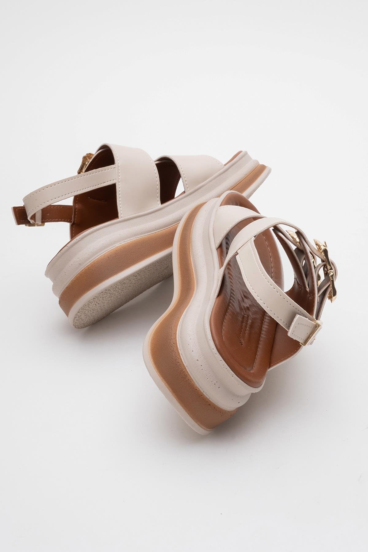 Kadın Altın Tokalı Sandalet BEJ - Görsel 5