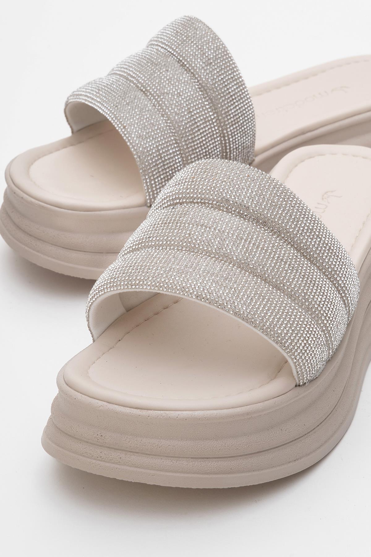 Kadın Kalın Taşlı Biyeli Terlik BEJ - Görsel 4