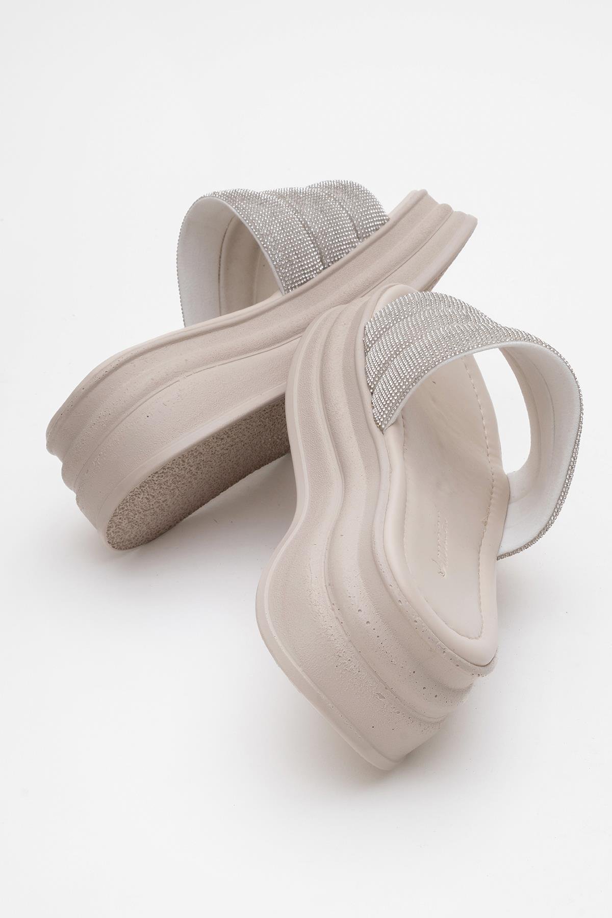 Kadın Kalın Taşlı Biyeli Terlik BEJ - Görsel 5