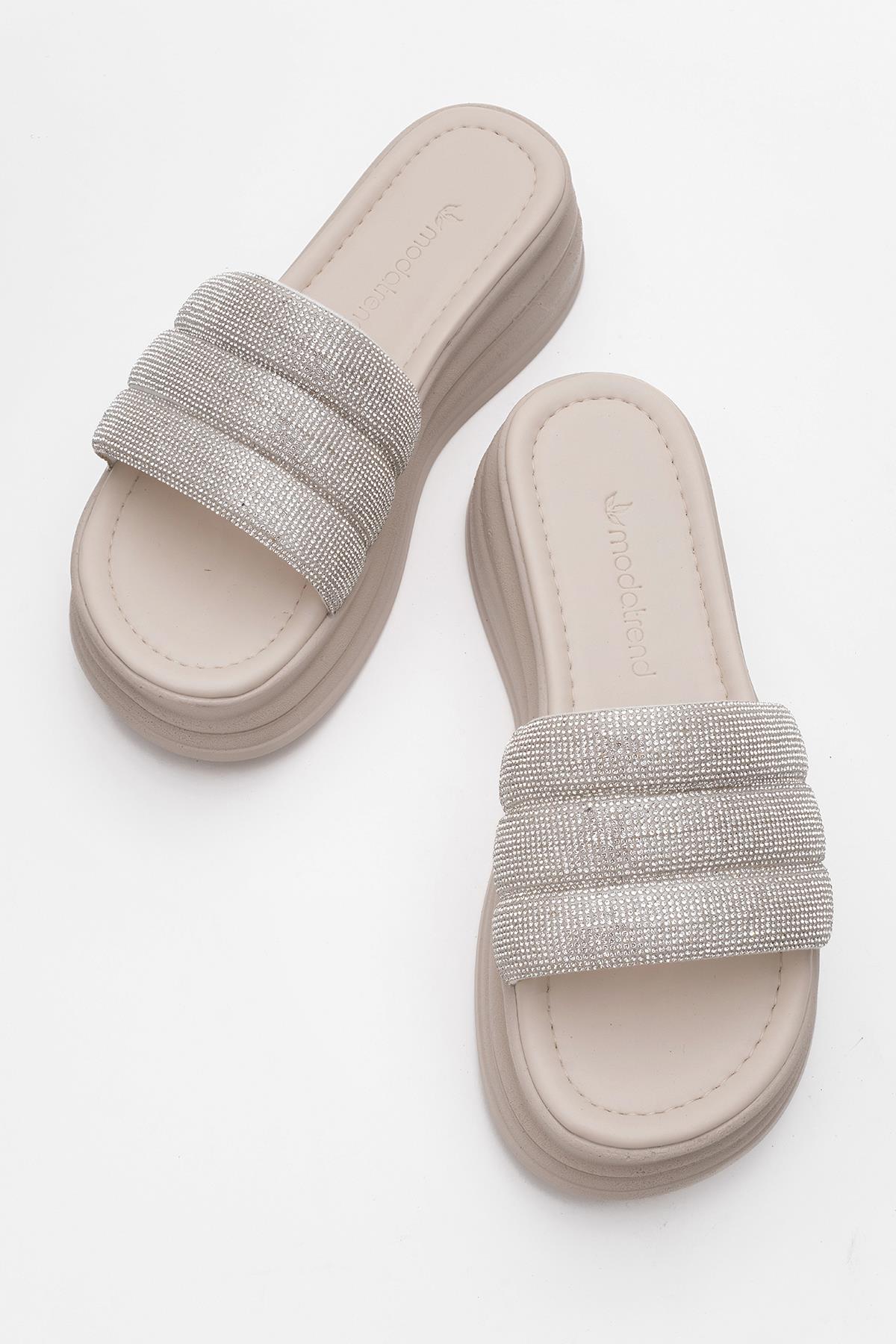 Kadın Kalın Taşlı Biyeli Terlik BEJ - Görsel 6