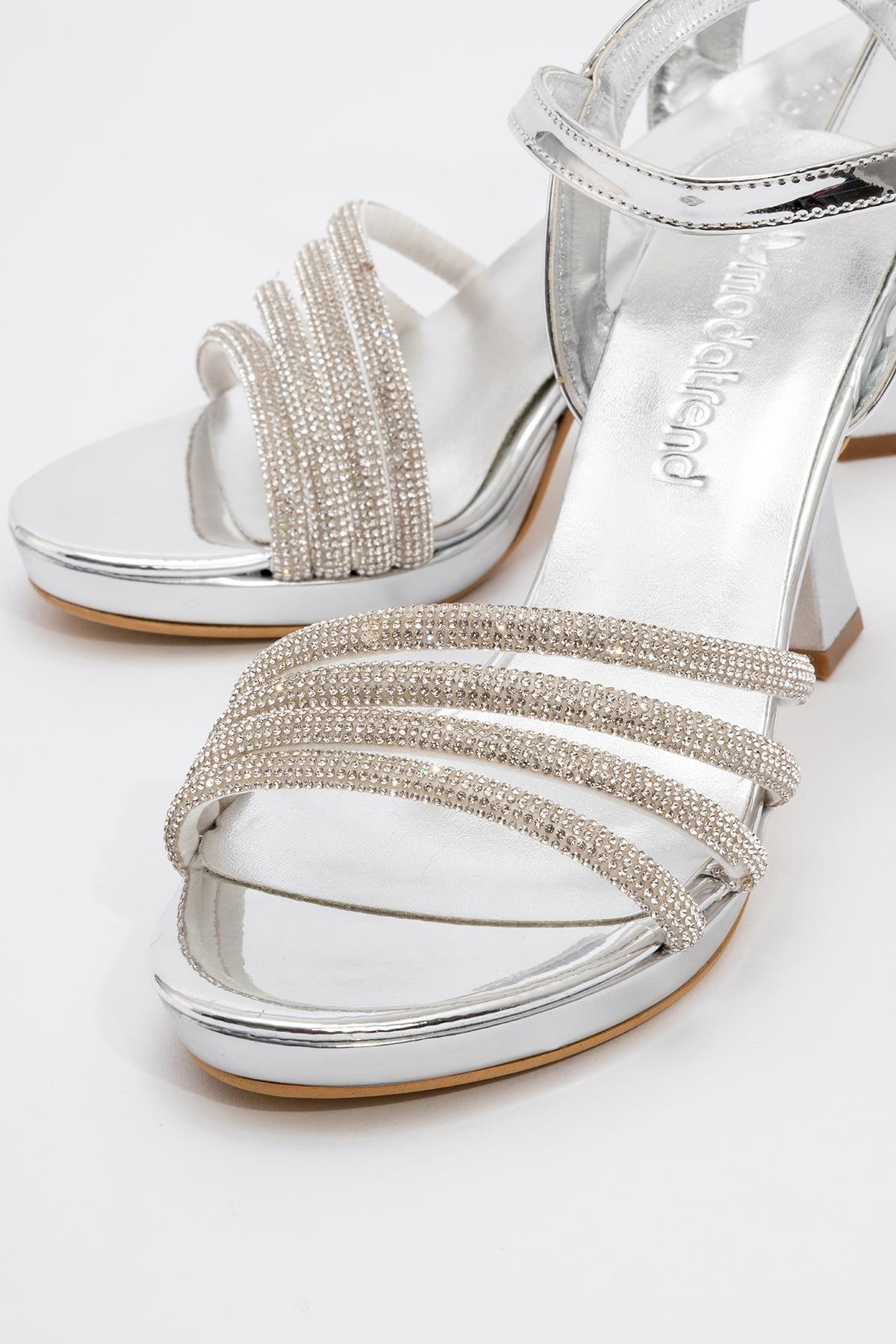 Kadın Biyeli Taşlı Topuklu Sandalet GÜMÜŞ AYNA - Görsel 4