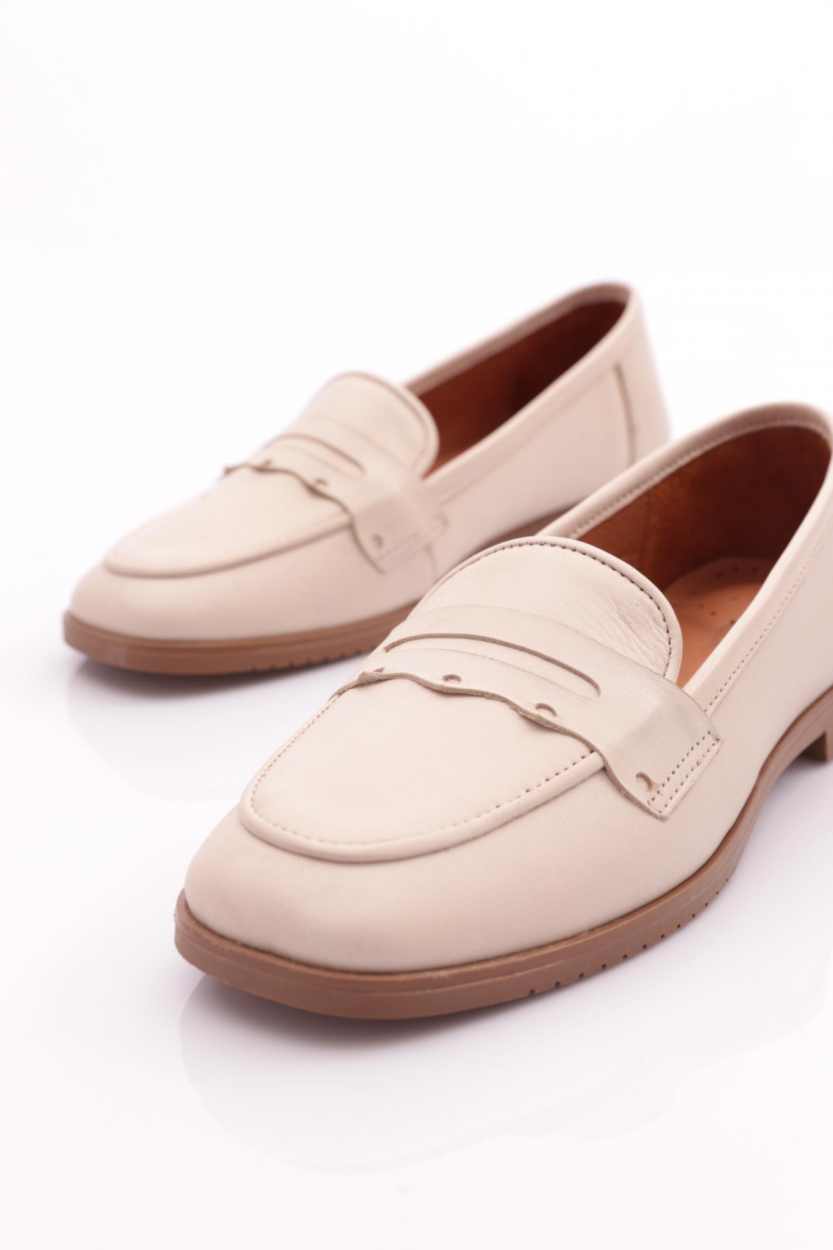 010 Kadin Küt Burun Şekilli Babet - Görsel 5