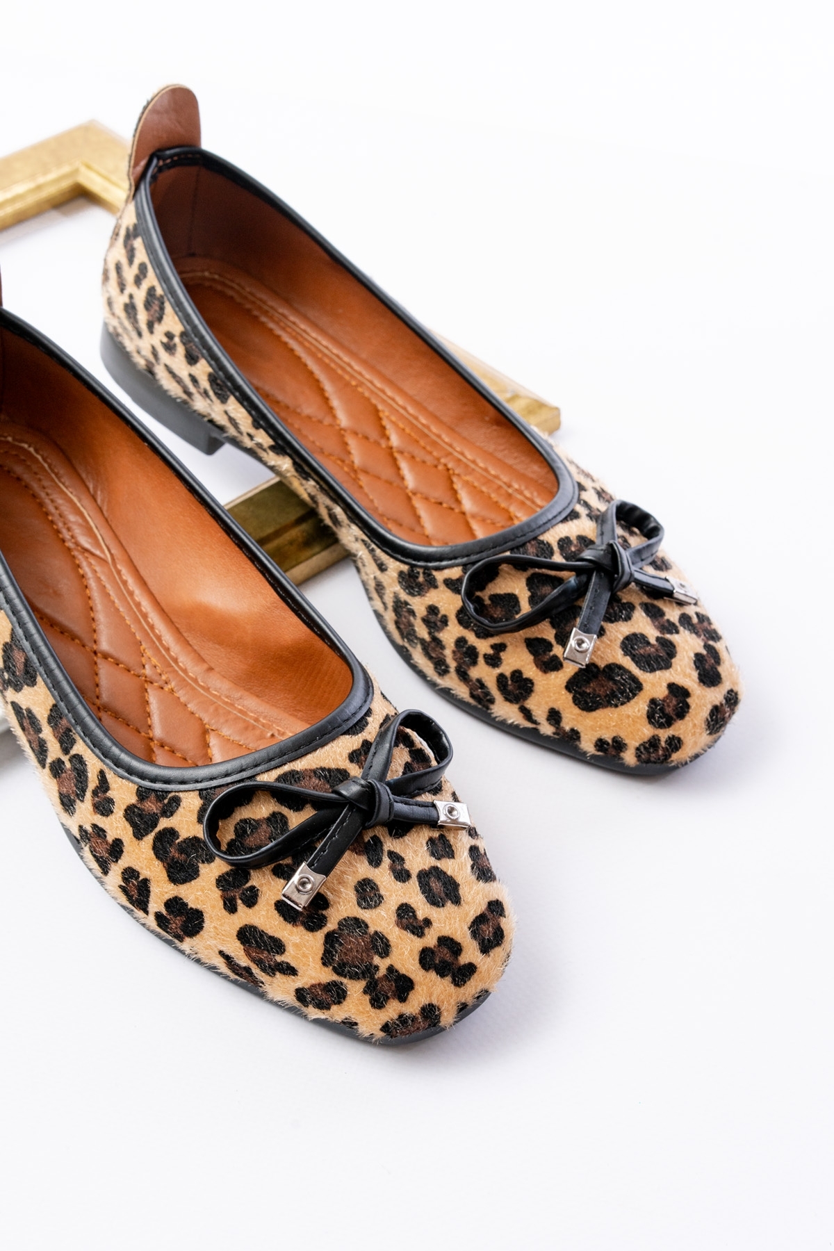 Potin Leopar Fiyonklu ( 2 cm) Oval Burunlu Günlük Kullanım Babet - Görsel 3