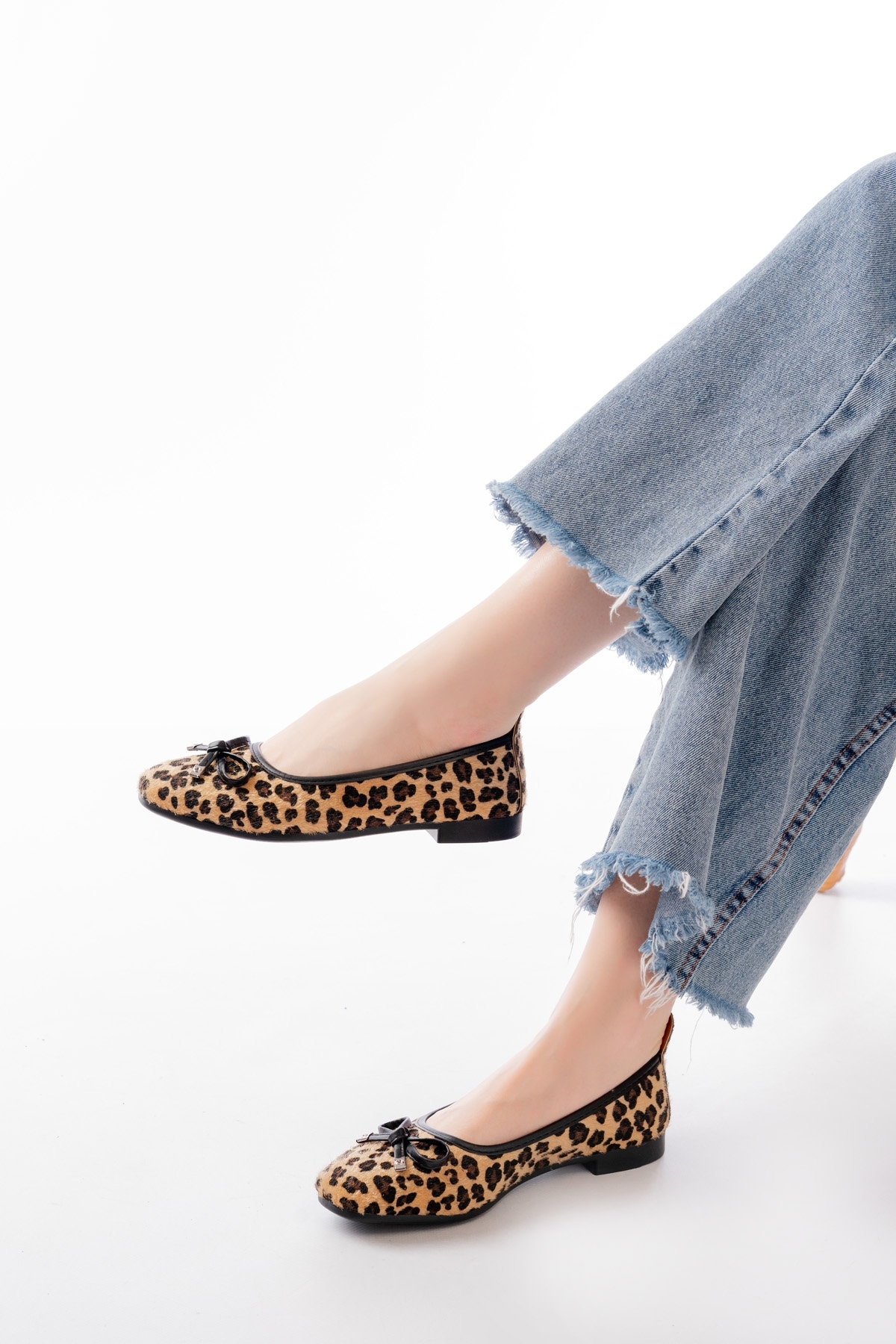 Potin Leopar Fiyonklu ( 2 cm) Oval Burunlu Günlük Kullanım Babet - Görsel 4