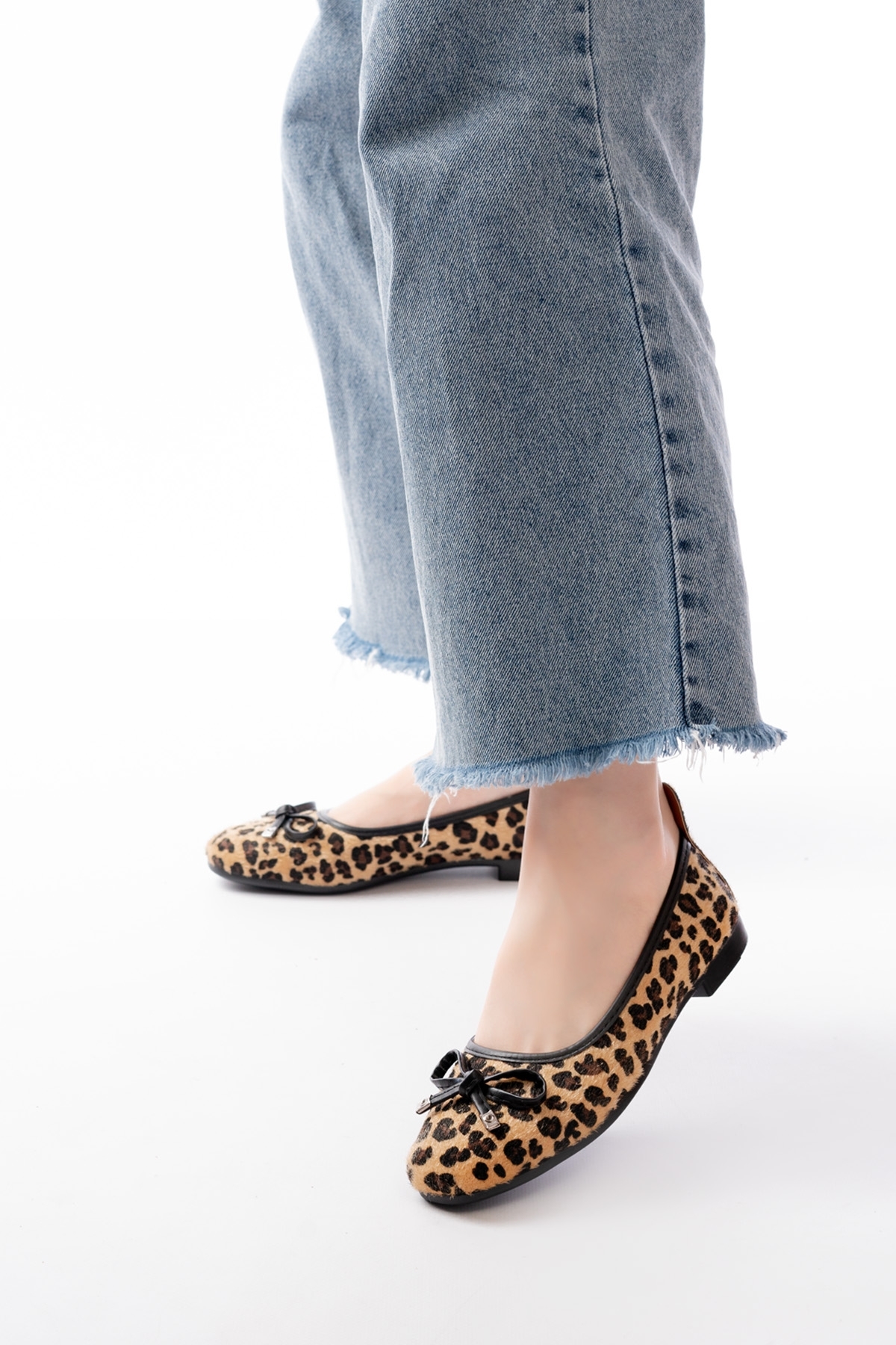 Potin Leopar Fiyonklu ( 2 cm) Oval Burunlu Günlük Kullanım Babet - Görsel 5