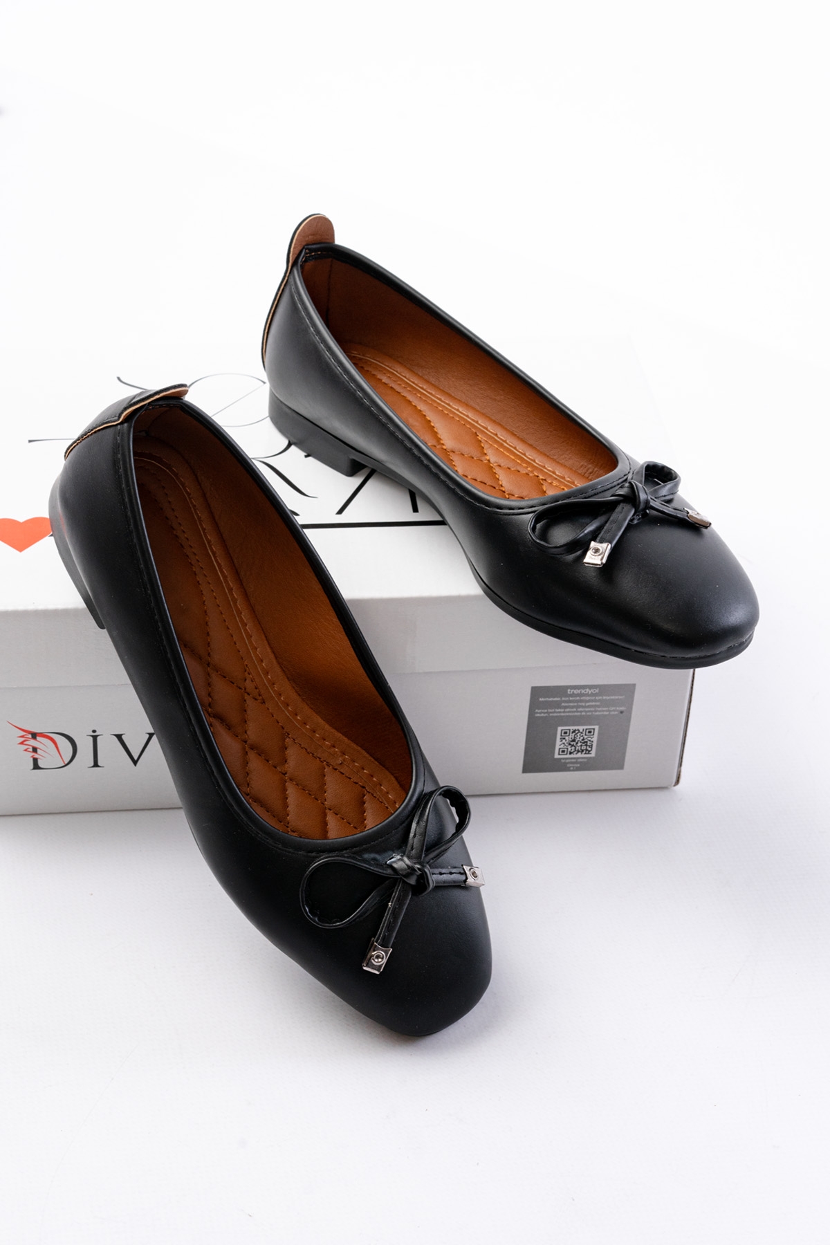 Potin Siyah Fiyonklu ( 2 cm) Oval Burunlu Günlük Kullanım Babet - Görsel 3