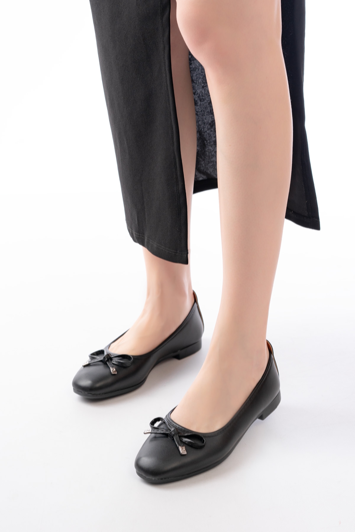 Potin Siyah Fiyonklu ( 2 cm) Oval Burunlu Günlük Kullanım Babet - Görsel 6