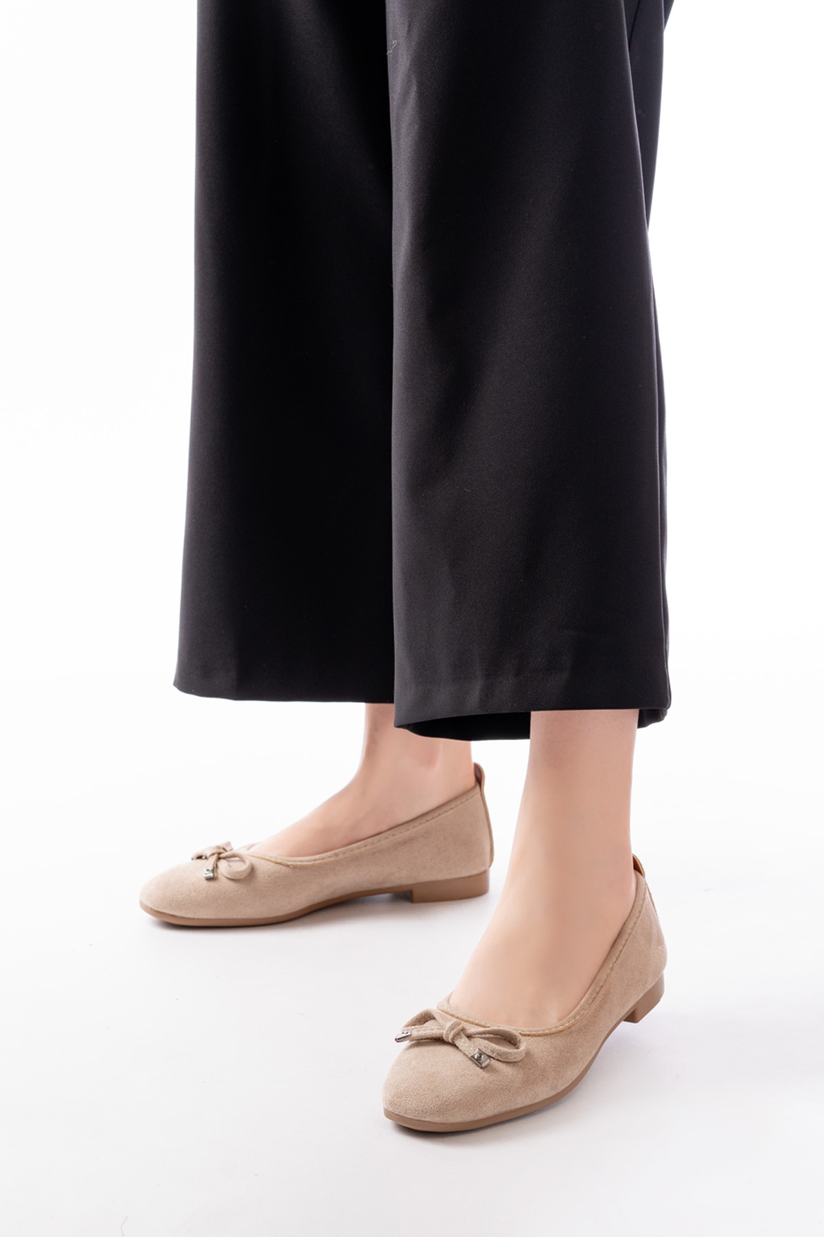 Divolya Divolya Potin Bej Süet Fiyonklu ( 2 cm) Oval Burunlu Günlük Kullanım Babet Flo'da! Bej - 5. görsel