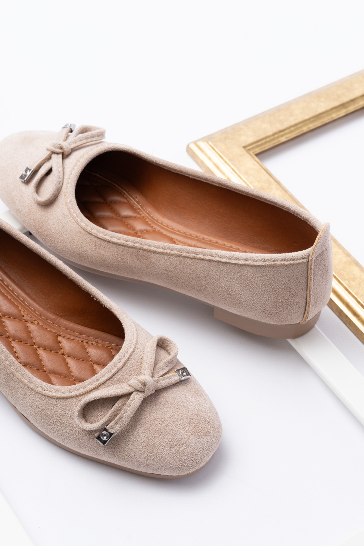 Divolya Divolya Potin Bej Süet Fiyonklu ( 2 cm) Oval Burunlu Günlük Kullanım Babet Flo'da! Bej - 6. görsel