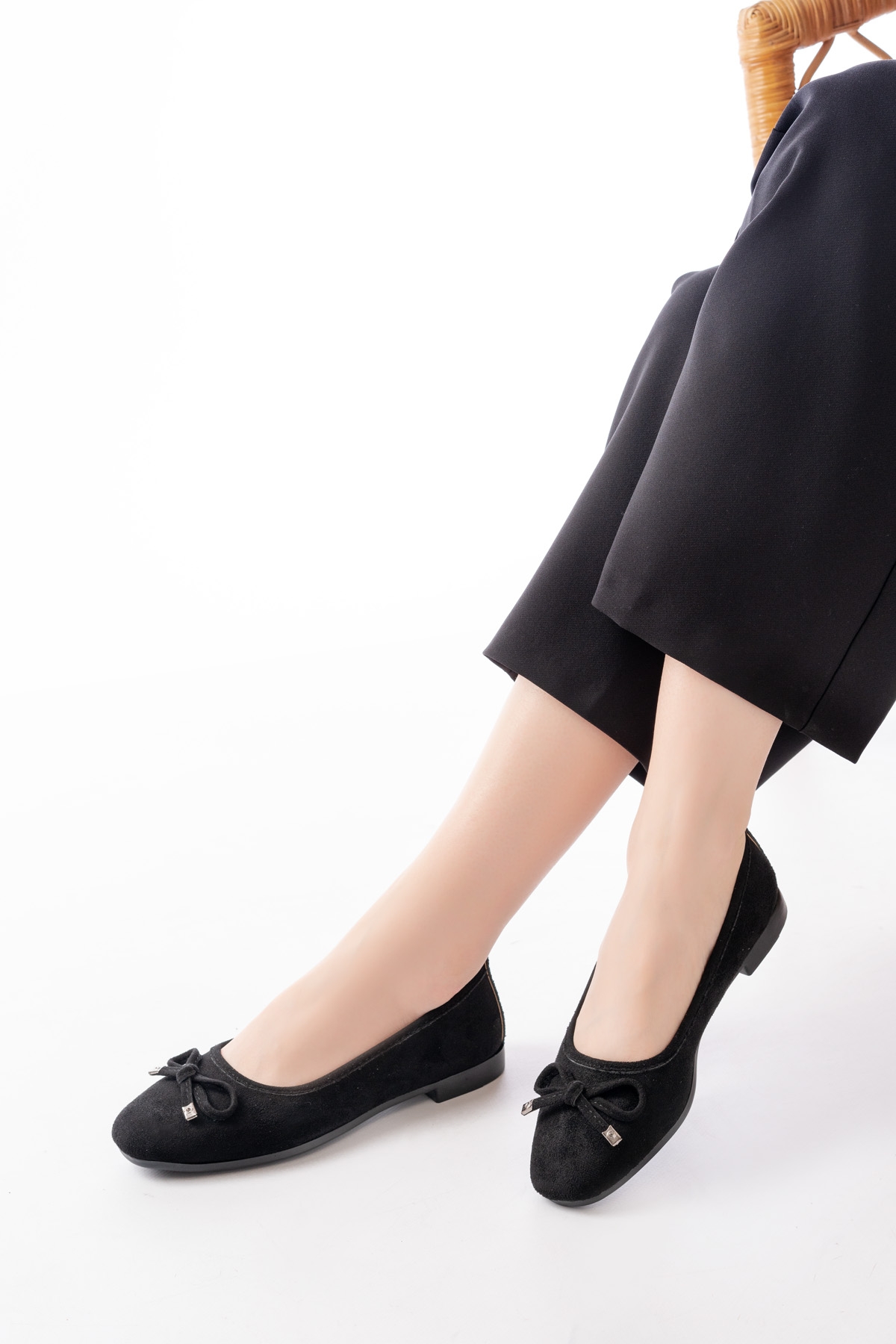 Potin Siyah Süet Fiyonklu ( 2 cm) Oval Burunlu Günlük Kullanım Babet - Görsel 2