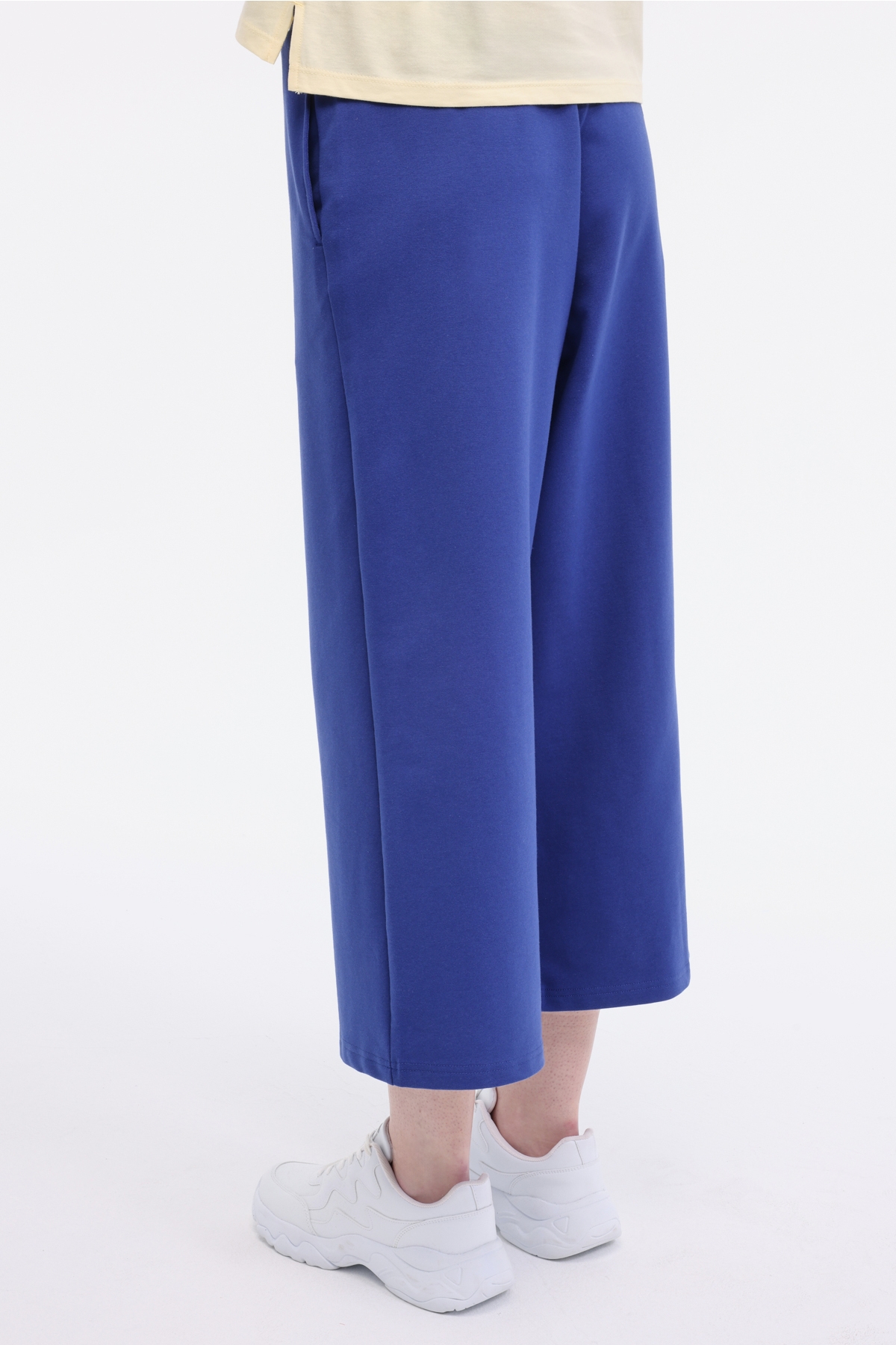 https://floimages.mncdn.com/media/catalog/product/25-05/05/102006536_m2.JPG