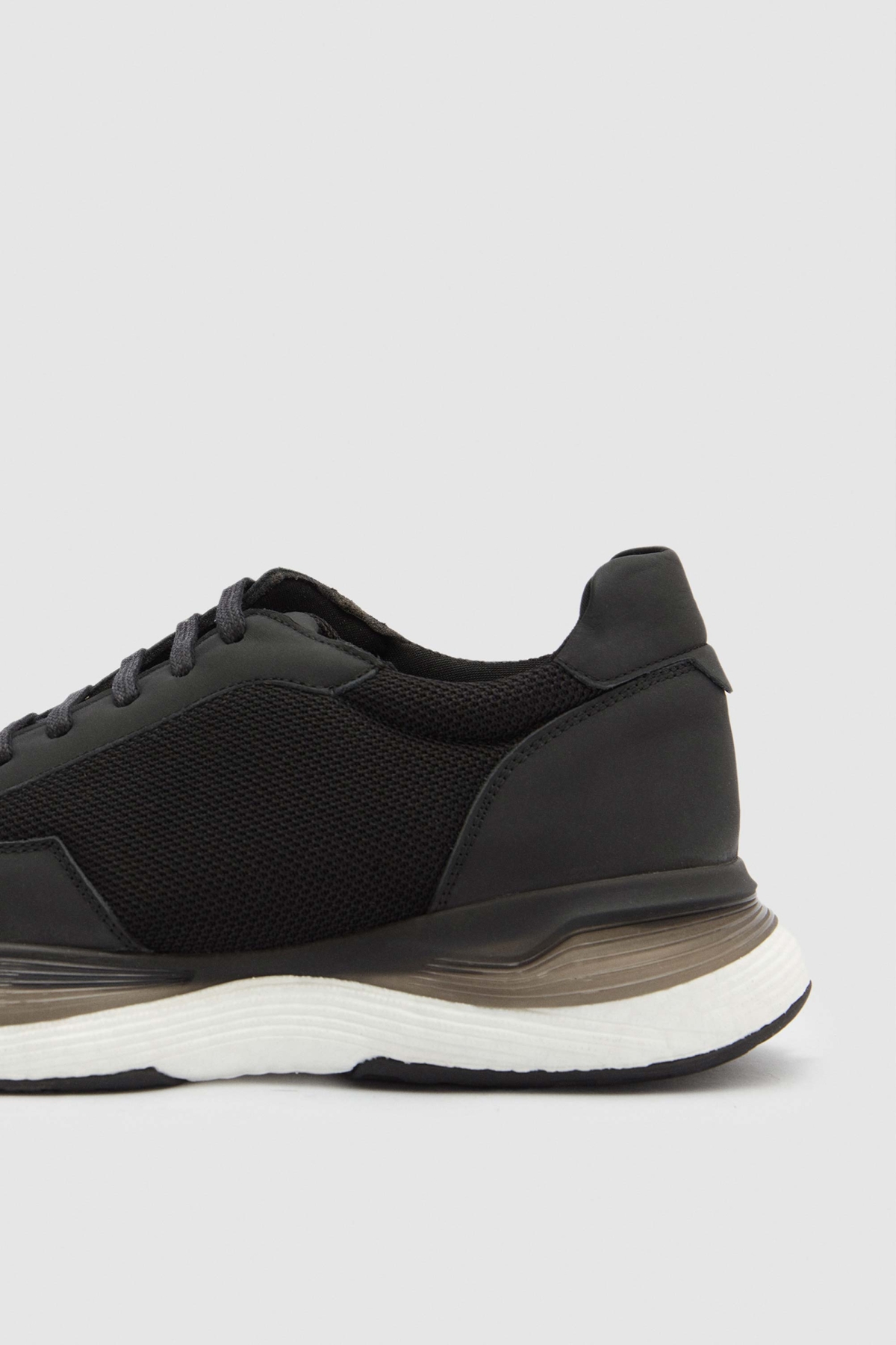 Siyah Ayakkabi - Görsel 4