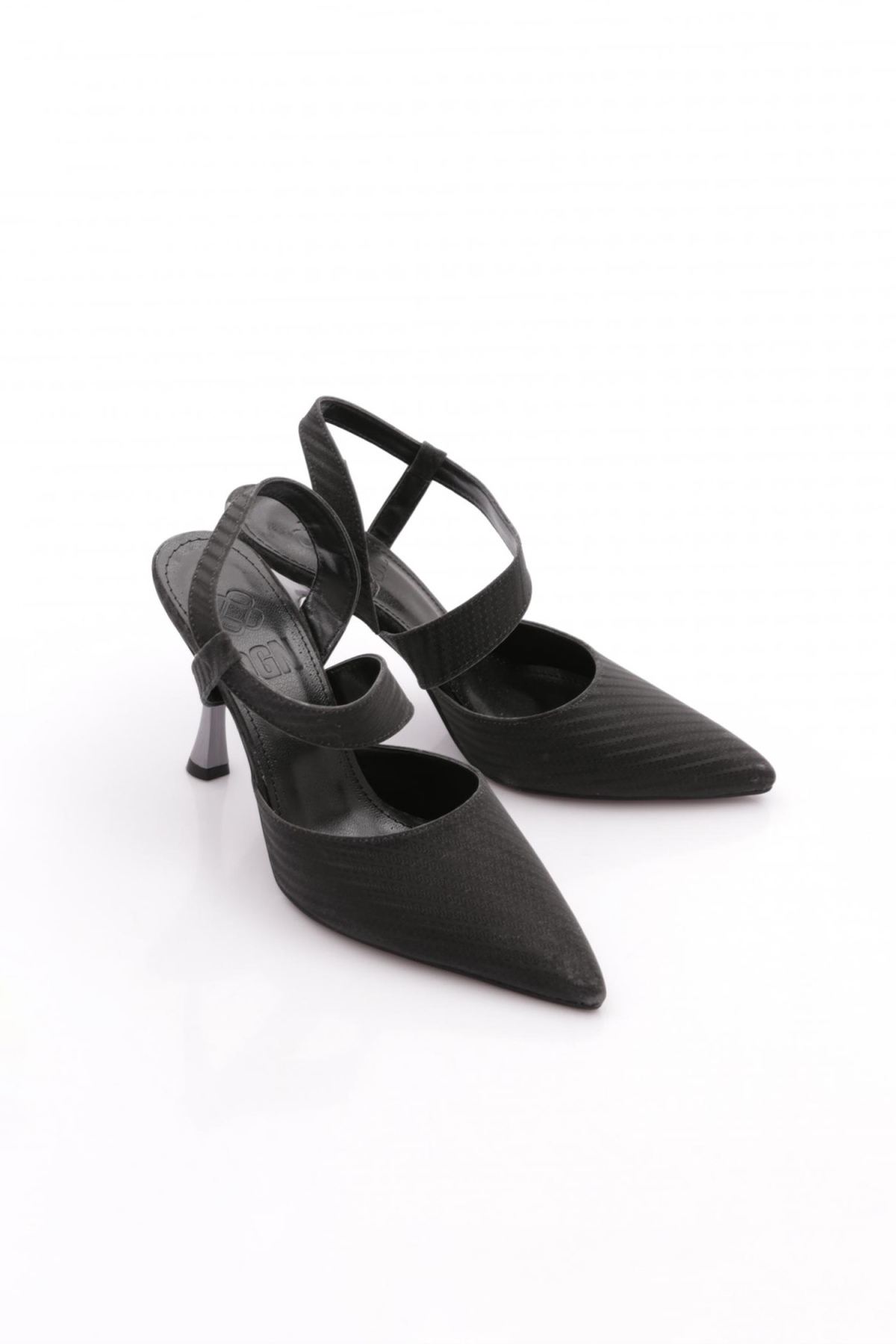 1002 Kadin Lastikli Arkasi Açik Sivri Burunlu İnce Topuklu Ayakkabi - Görsel 3