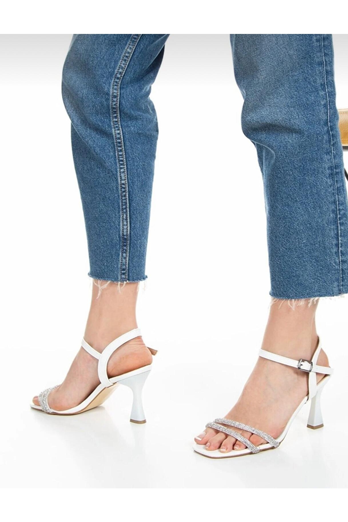Şerit Taşlı Çift Bant Topuklu Kadın Abiye Ayakkabı - Görsel 4