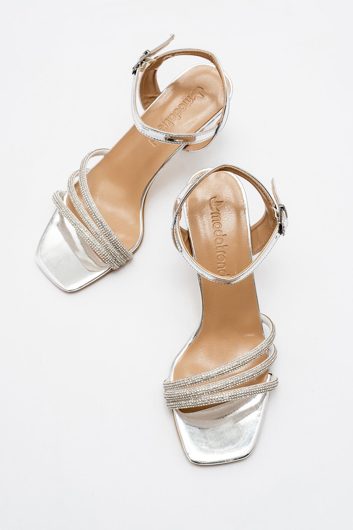 Kadın Küt Burunlu GÜMÜŞ AYNA - Görsel 6