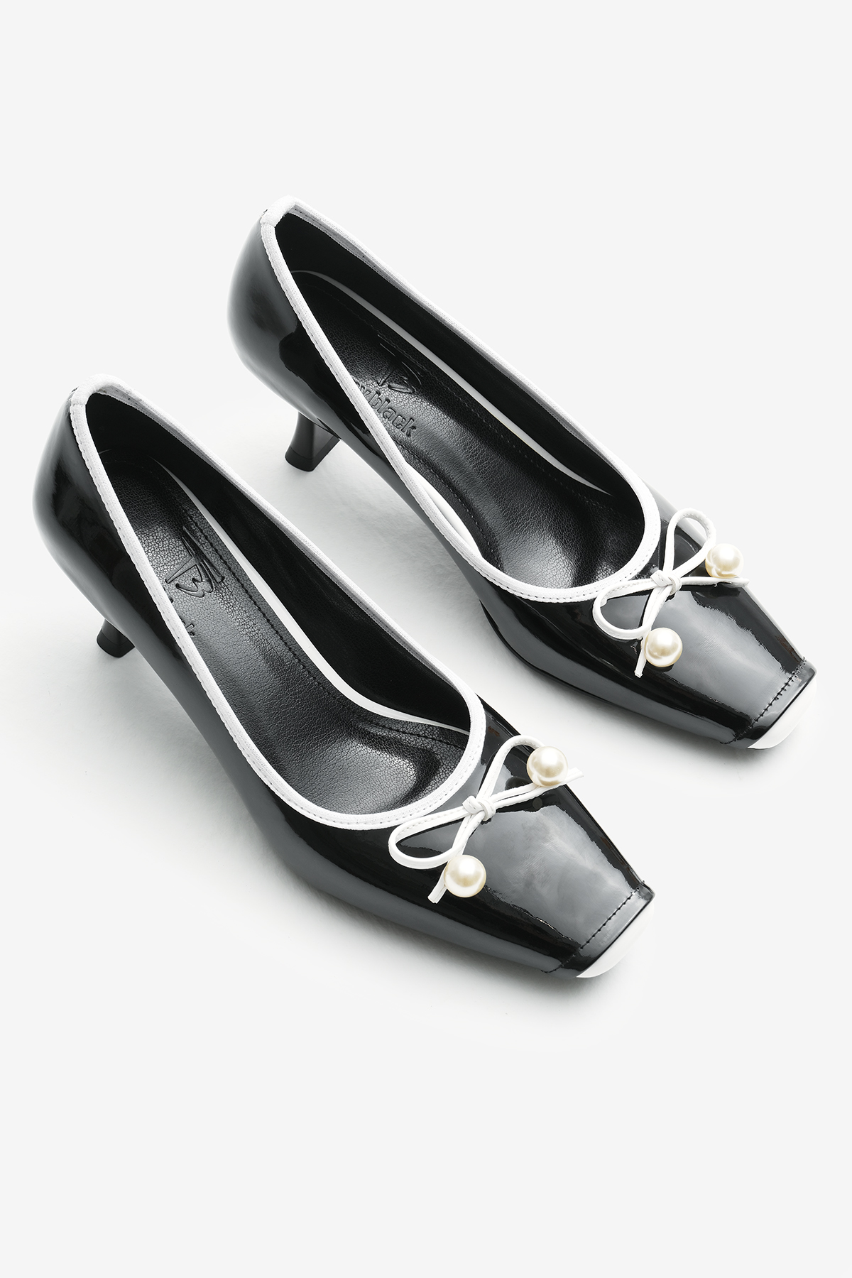 Kadın Siyah Neolit Taban Fiyonk Detaylı Kare Burunlu Topuklu Ayakkabı - Görsel 4