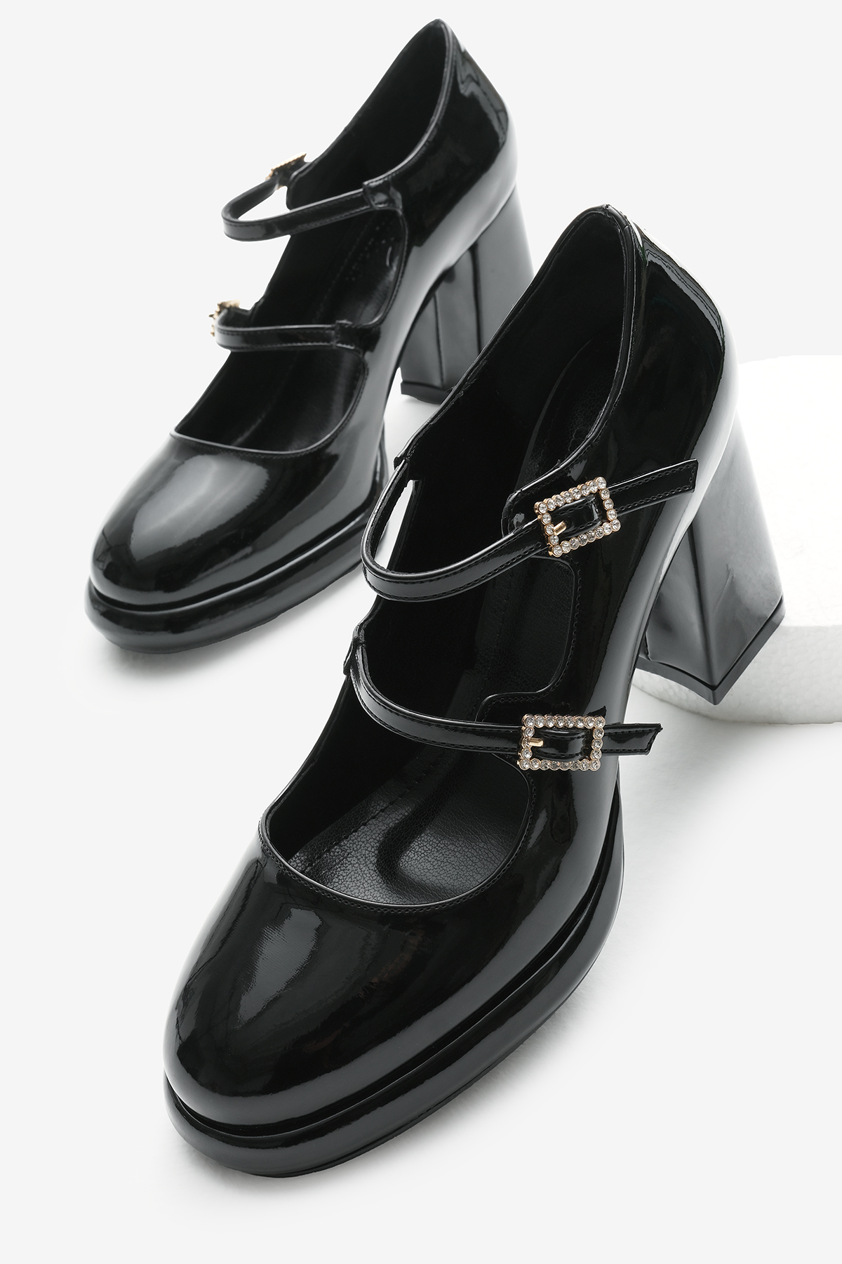 Kadın Siyah Neolit Taban Çift Bantlı Kalın Topuklu Ayakkabı - Görsel 3