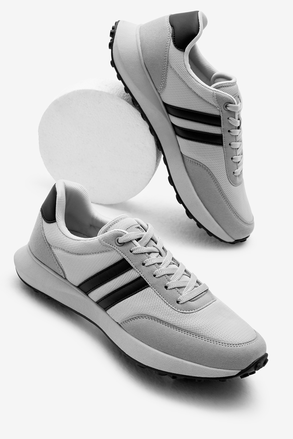 Erkek Gri Siyah Termo Taban Şeritli Nefes Alabilen Kumaş Bağcıklı Spor Ayakkabı - Görsel 2