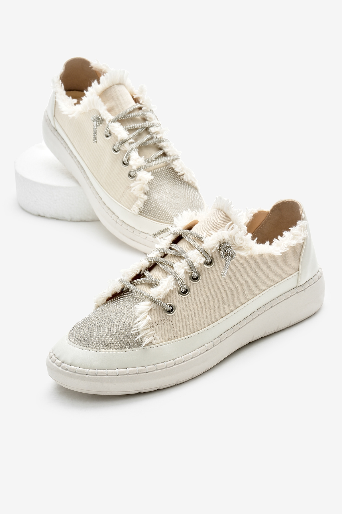 Kadın Bej Poli Taban Denim Kumaş Taşlı Bağcıklı Spor Ayakkabı - Görsel 3