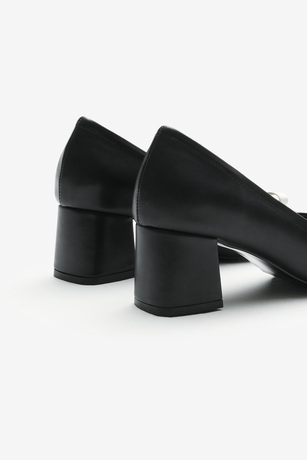 Kadın Siyah Neolit Taban Fiyonk Tokalı Kare Burunlu Kalın Topuklu Ayakkabı - Görsel 6