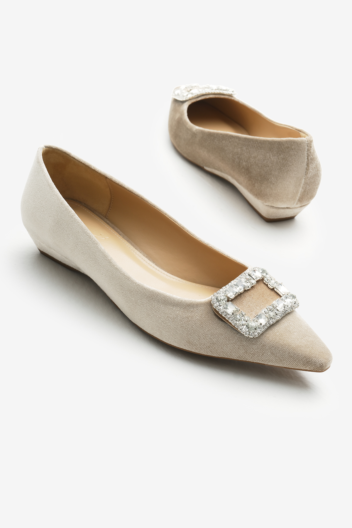 Kadın Bej Neolit Taban Taşlı Kare Toka Detaylı Sivri Burunlu Babet - Görsel 5